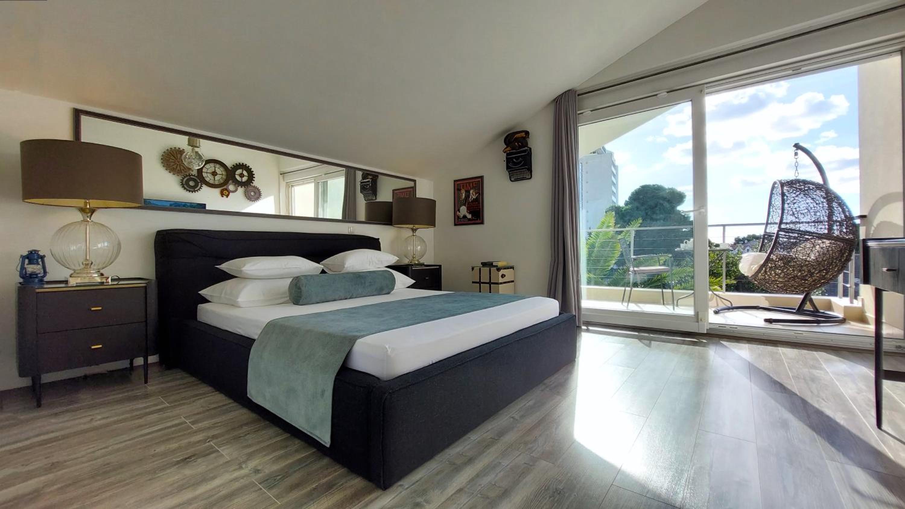 Refresh Boutique Apartments