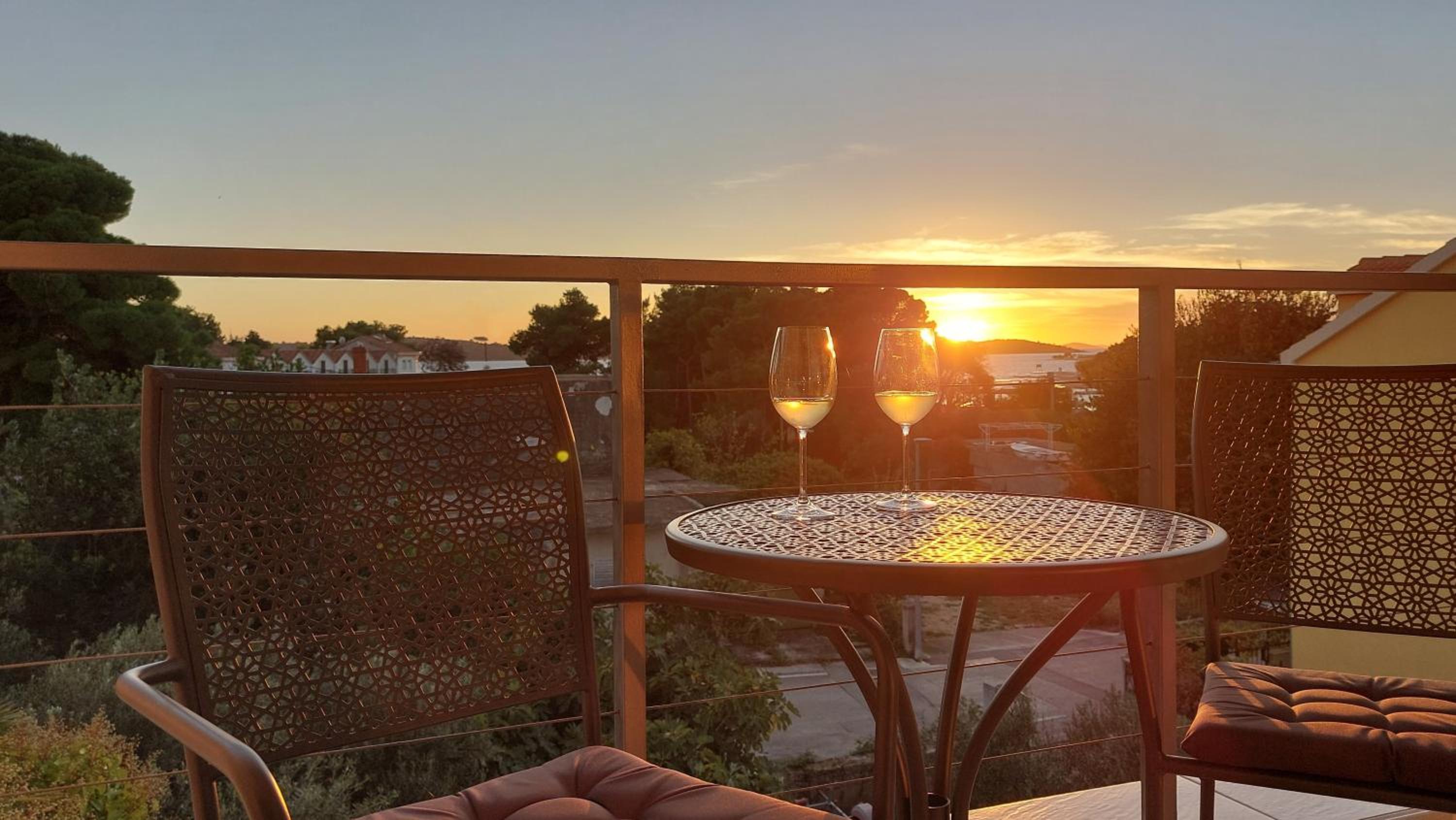 Refresh Boutique Apartments