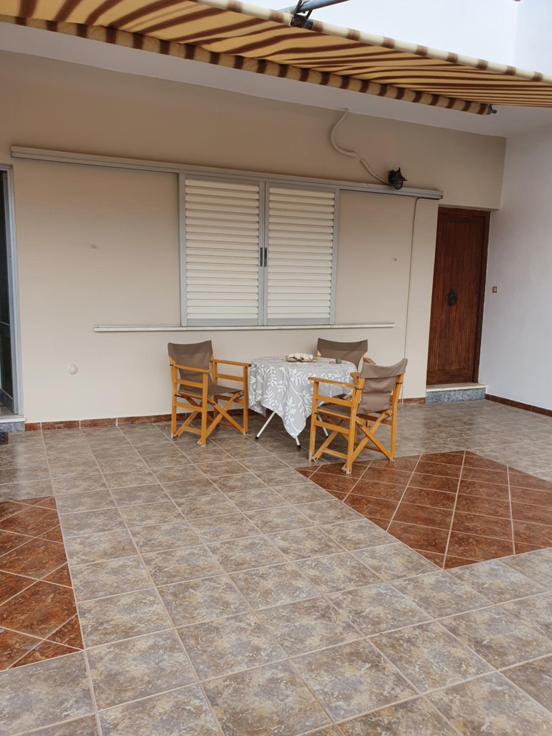 Sunny House en Vathí — balance & terrace
