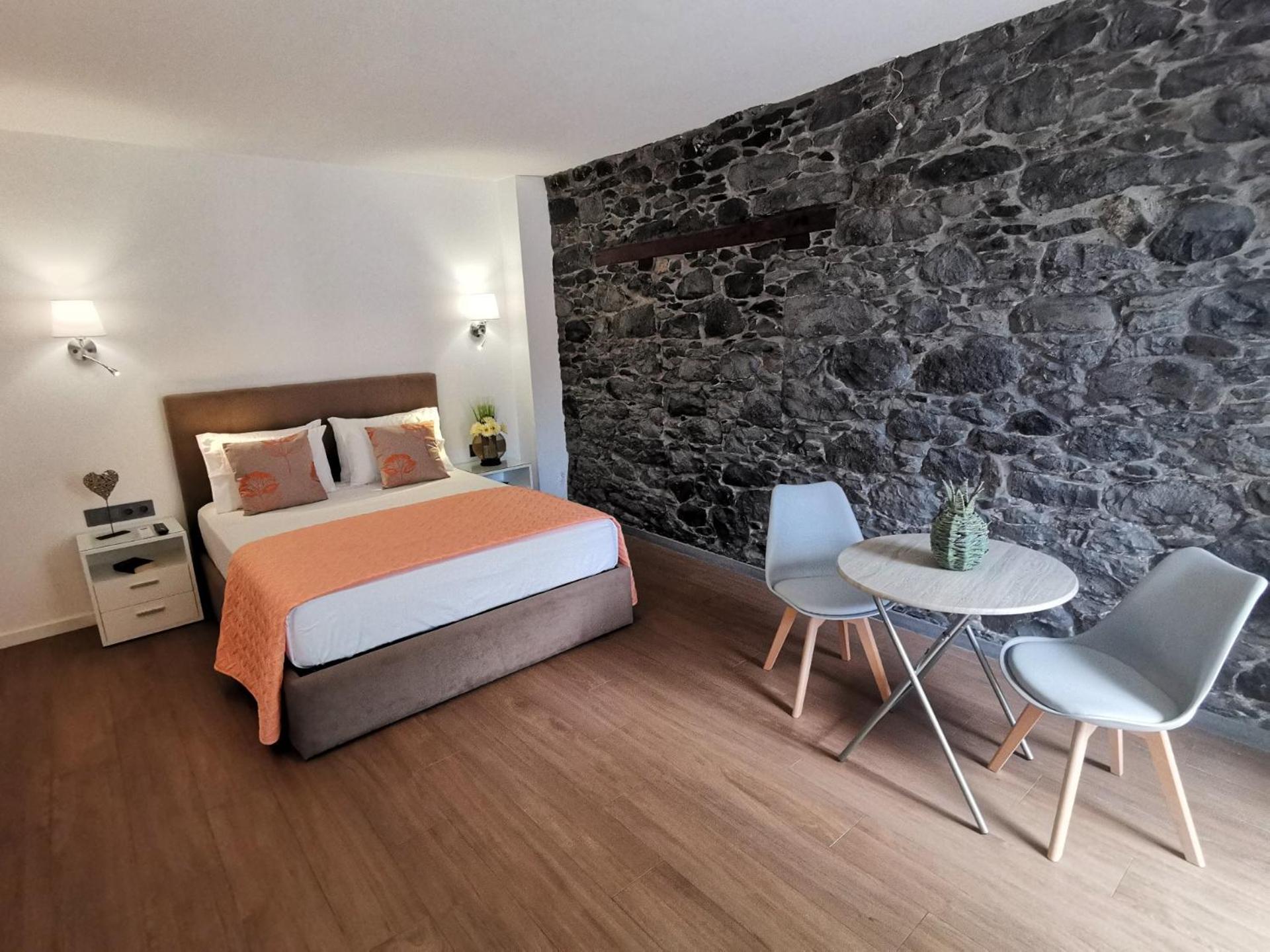 Chalé Esmeralda - Charming Studios in Calheta Beach