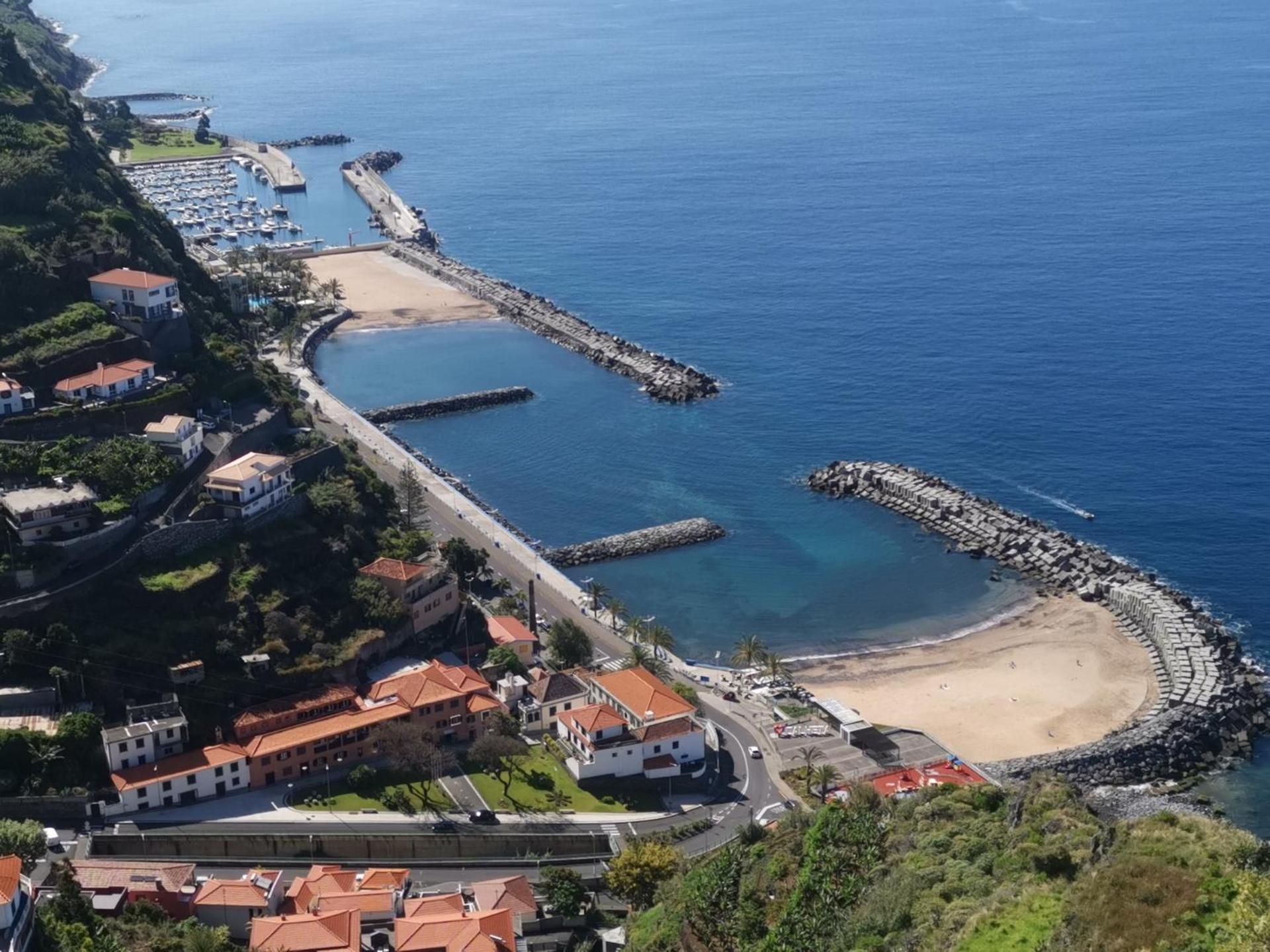Chalé Esmeralda - Charming Studios in Calheta Beach