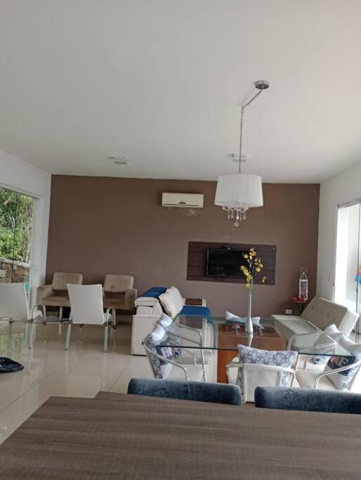Casa Ilhabela . Vista maravilhosa !