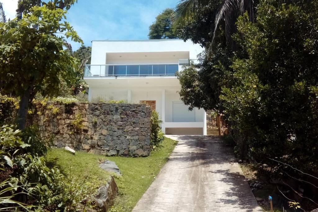 Casa Ilhabela . Vista maravilhosa !