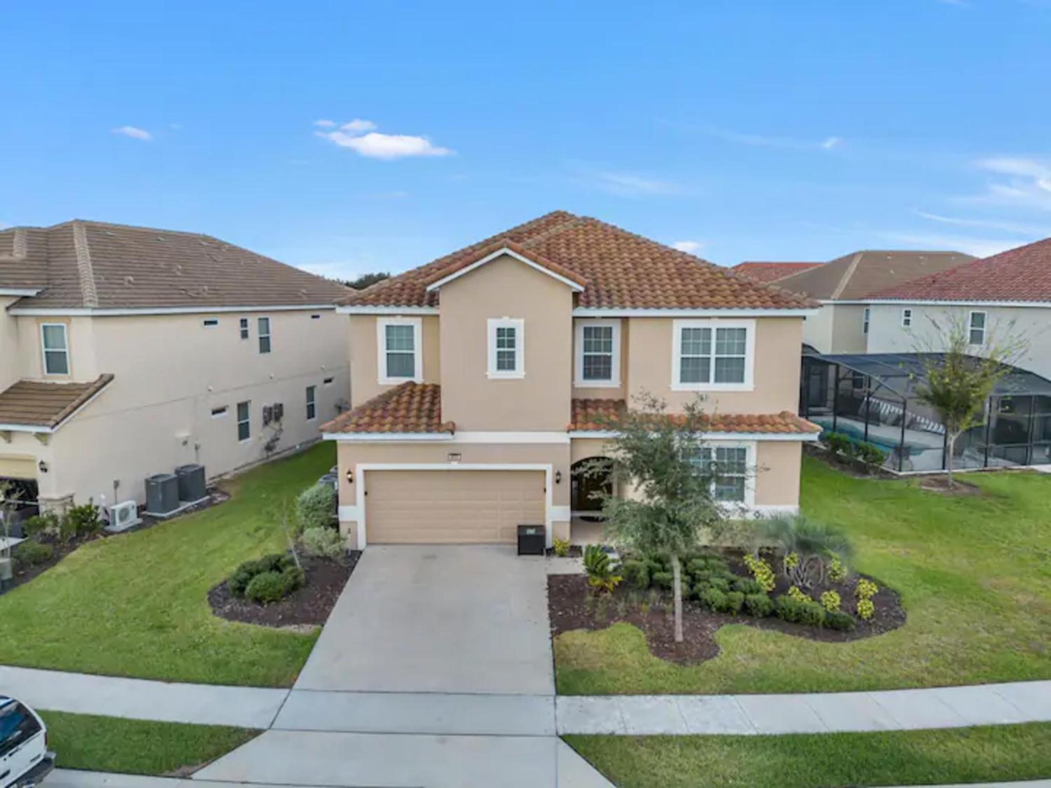 Luxury House Accommodating 36 Sleepers Cinema-Games Room & Much More view 5