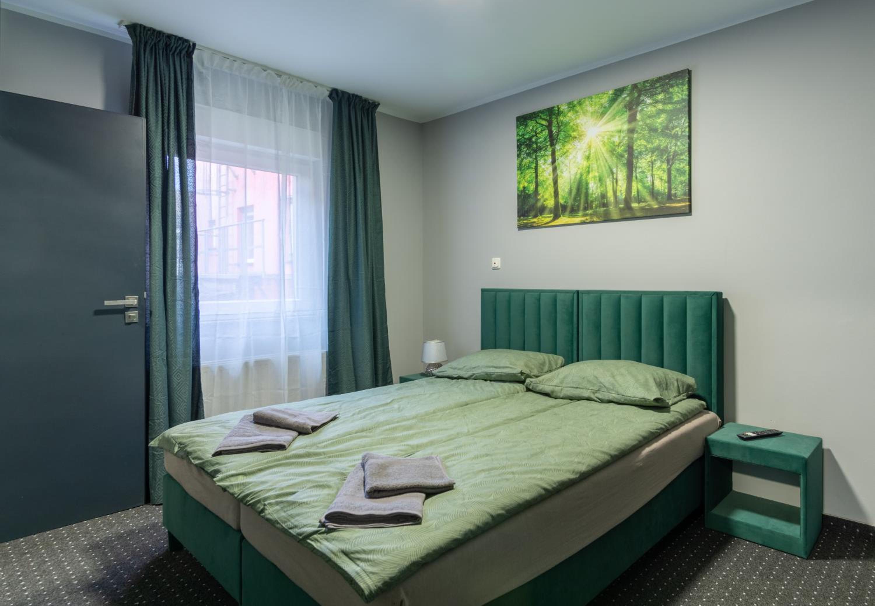 Bed and Breakfast 33