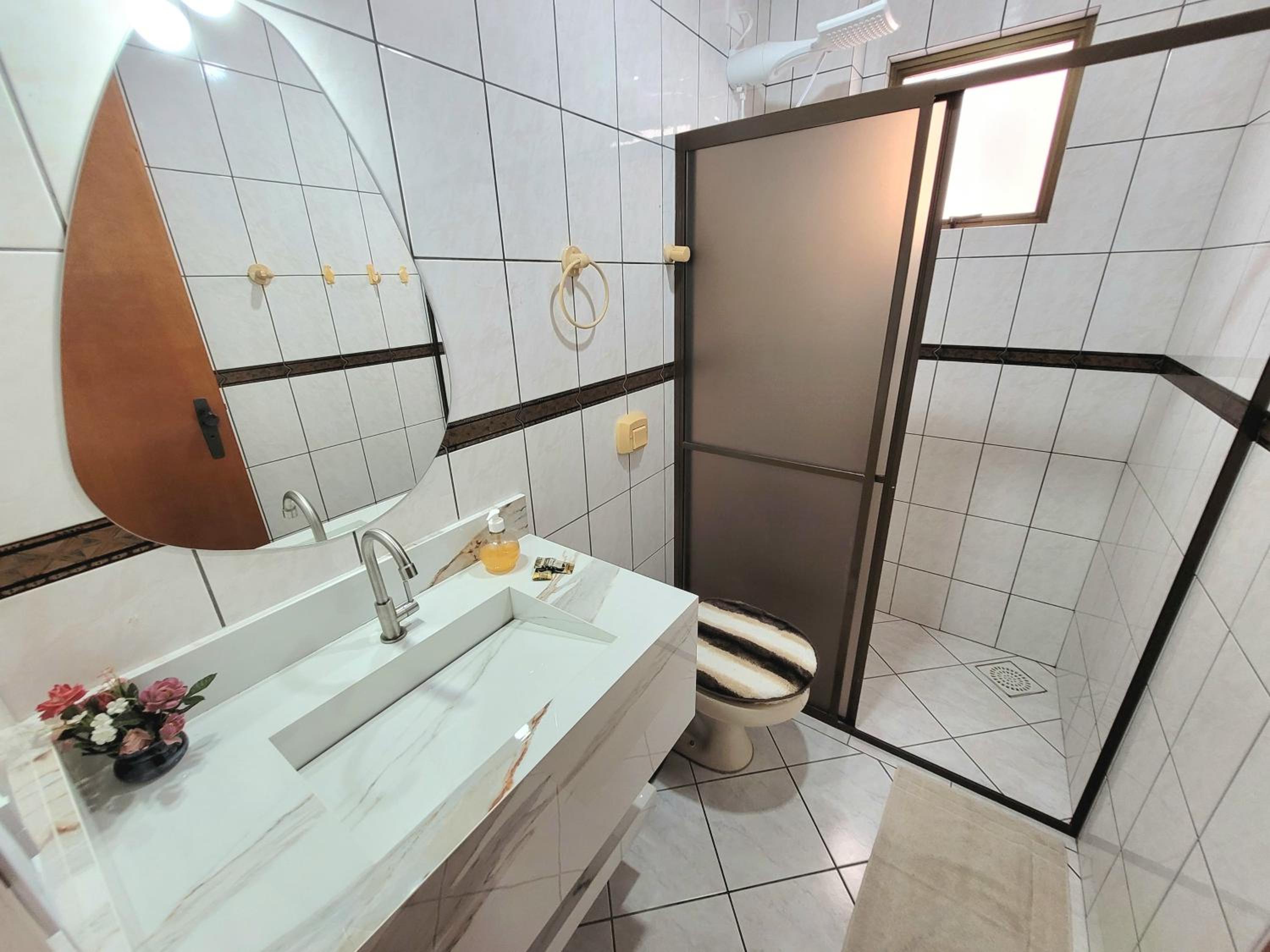 Apartamento 200 metros da praia 03 quartos com ar condicionado - Meia Praia - Itapema