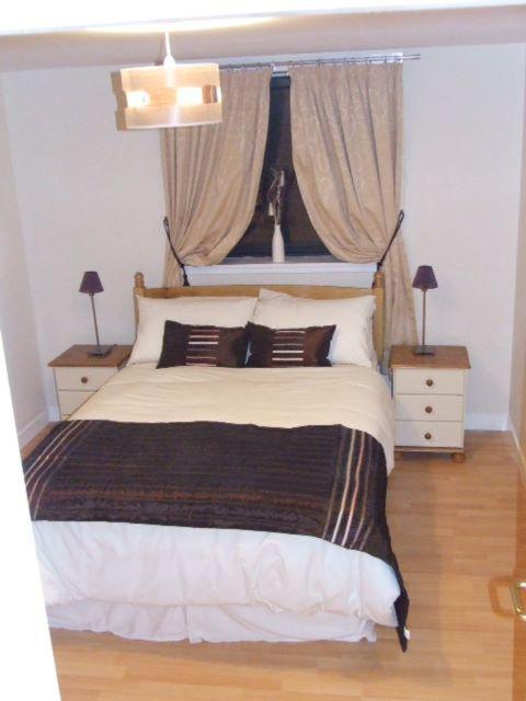 Lovely Two-bed Apt