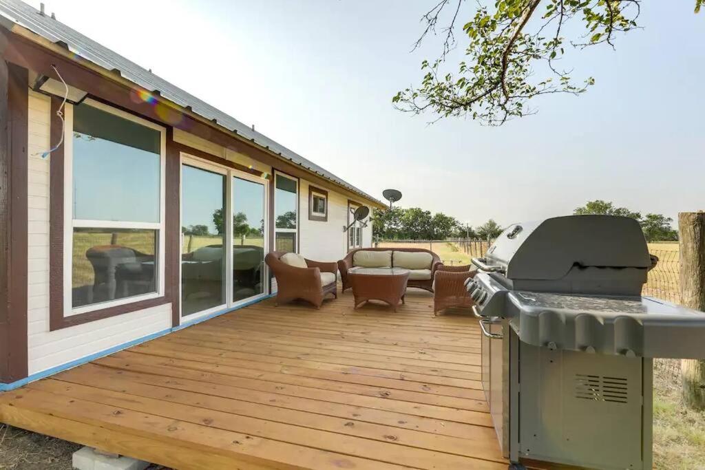 10 mins to Samsung Taylor -Home in Coupland, Texa view 5