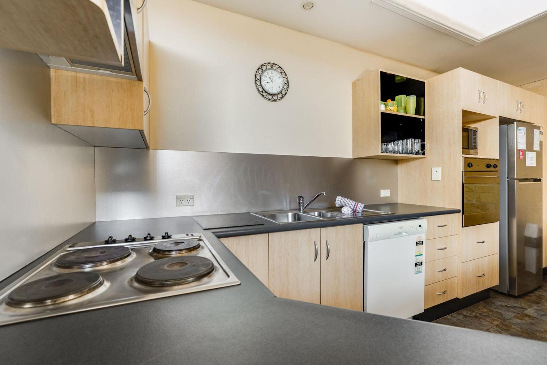 Dromaius 5 - 3BR Townhouse l Lake Views l Spa Bath l WiFi l BBQ