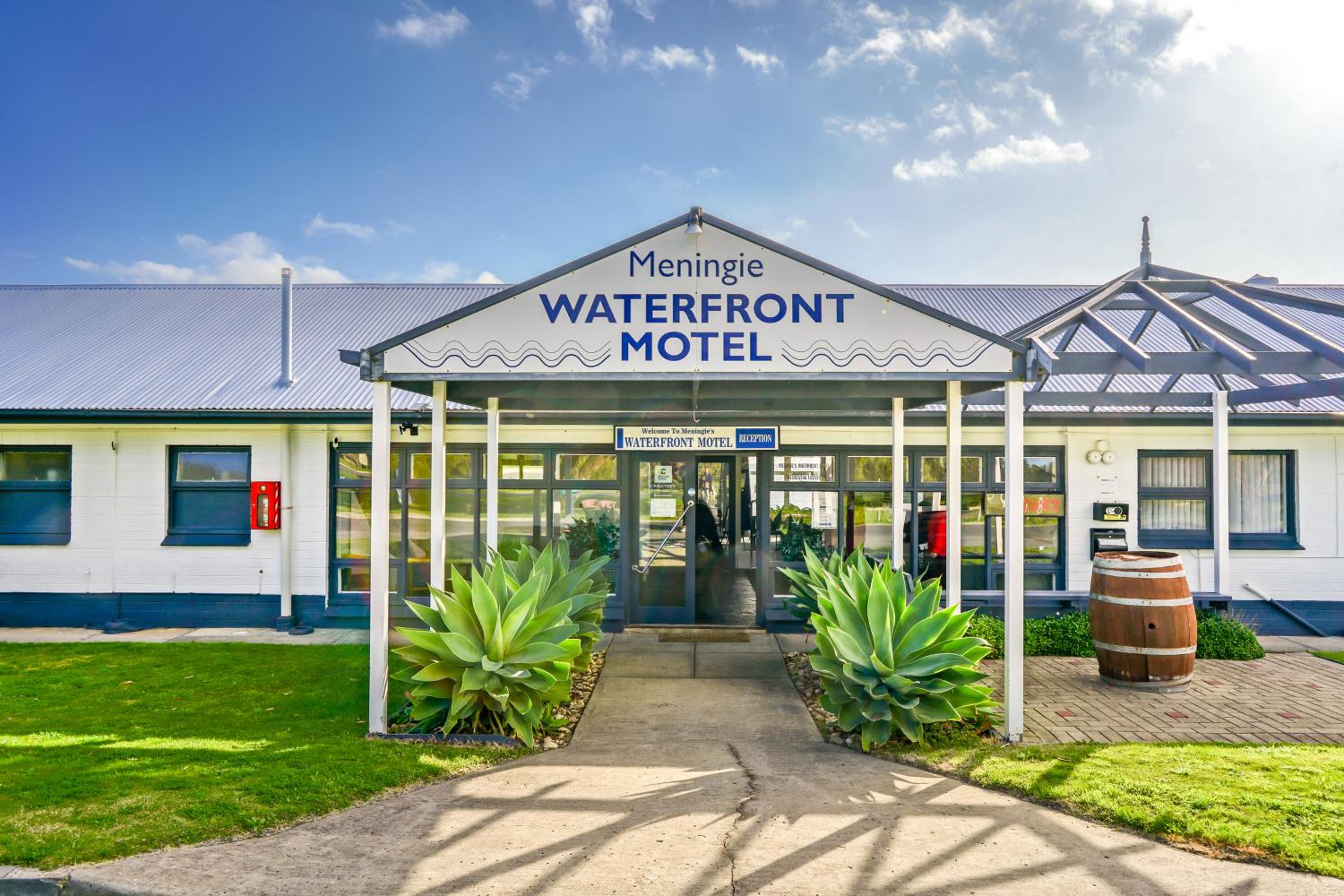 Meningie Waterfront Motel view 2