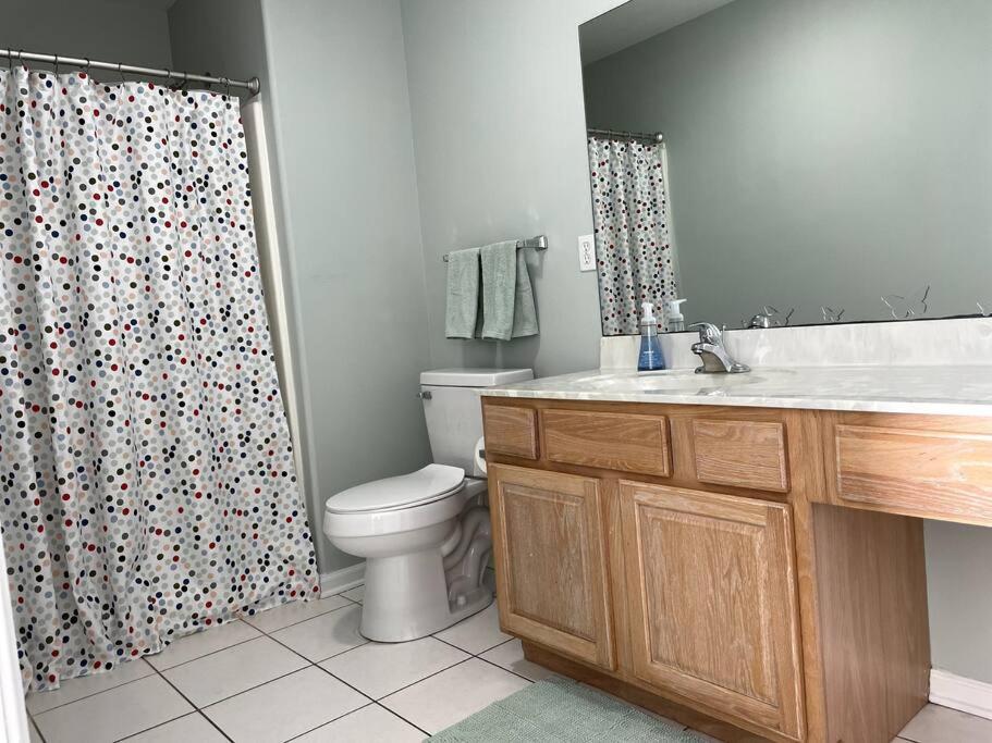 Fabulous 4BR only 1.5 blocks to the beach! view 3