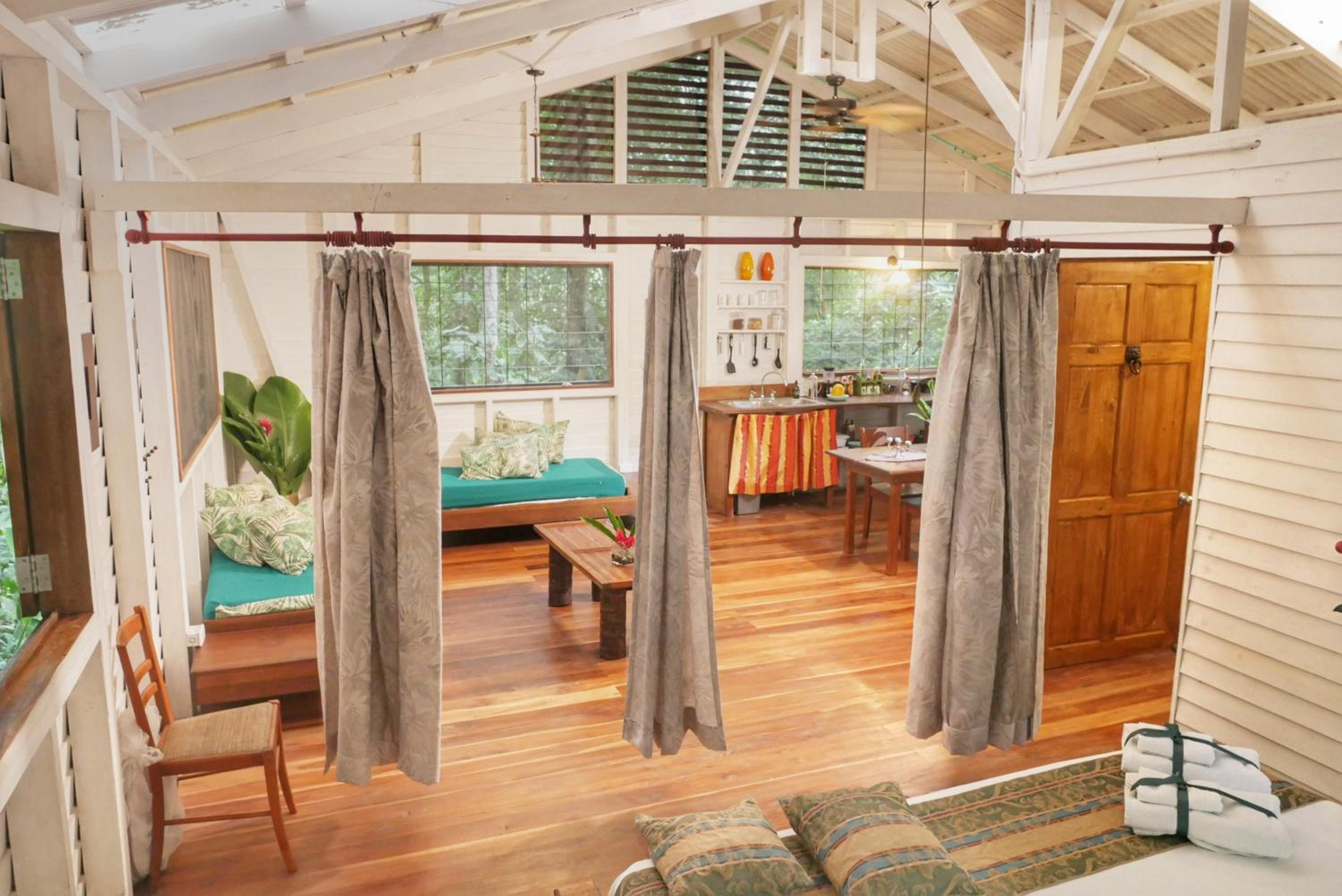 Cocoa Jungle Art Villa 8 min by car from Cocles Beach