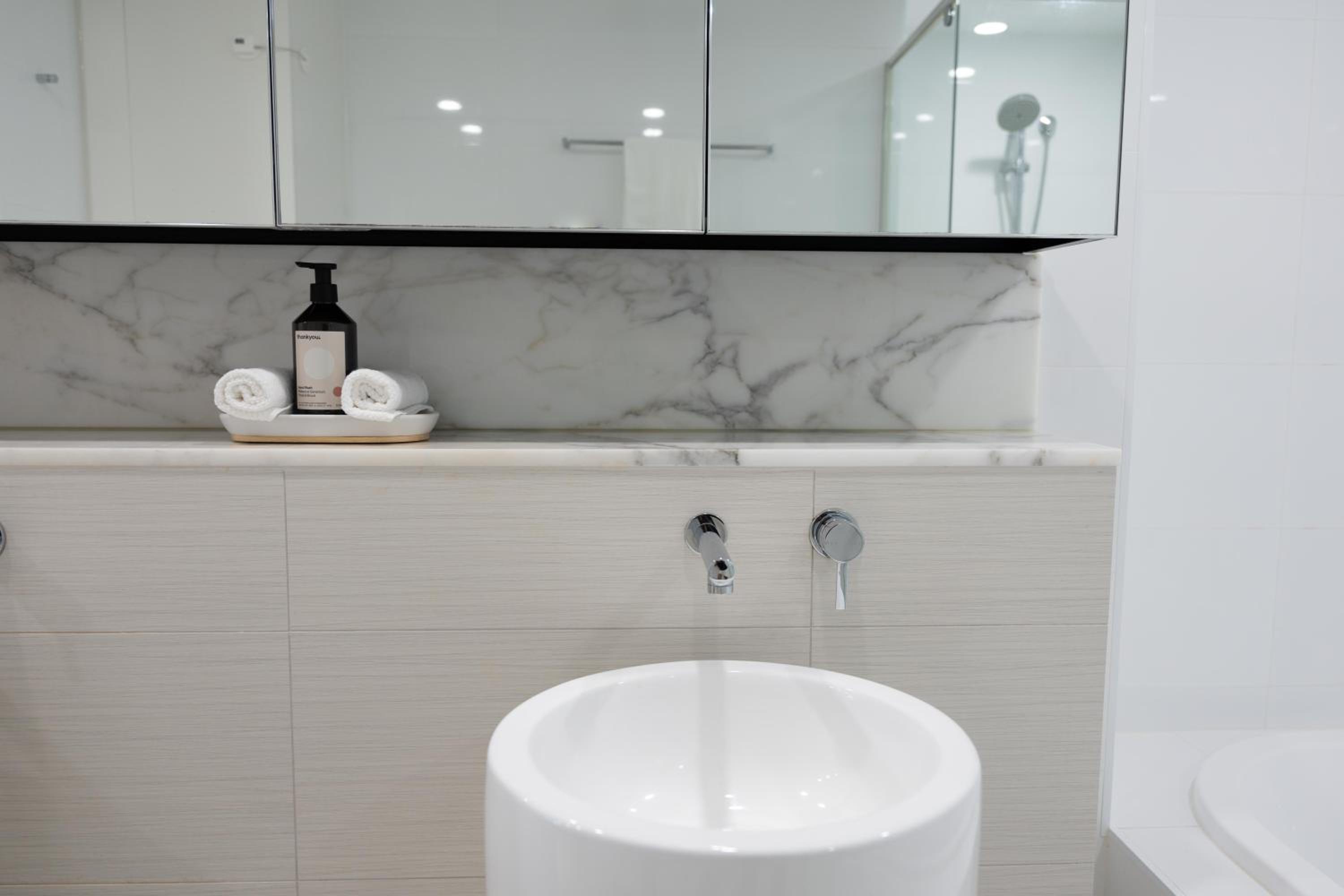 Broadbeach Luxury Oracle Tower 1 Apartment 2Bed 2Bath 1 Car