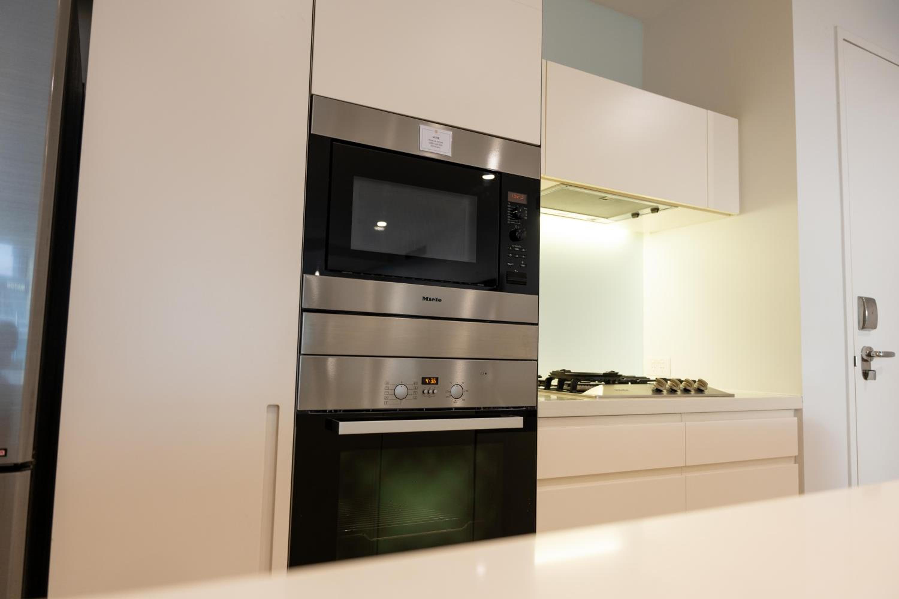 Broadbeach Luxury Oracle Tower 1 Apartment 2Bed 2Bath 1 Car