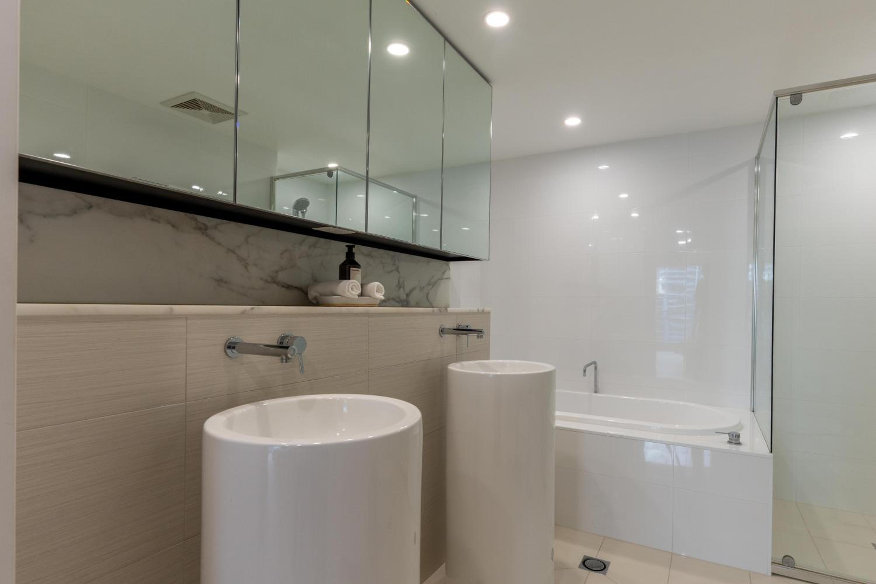 Broadbeach Luxury Oracle Tower 1 Apartment 2Bed 2Bath 1 Car