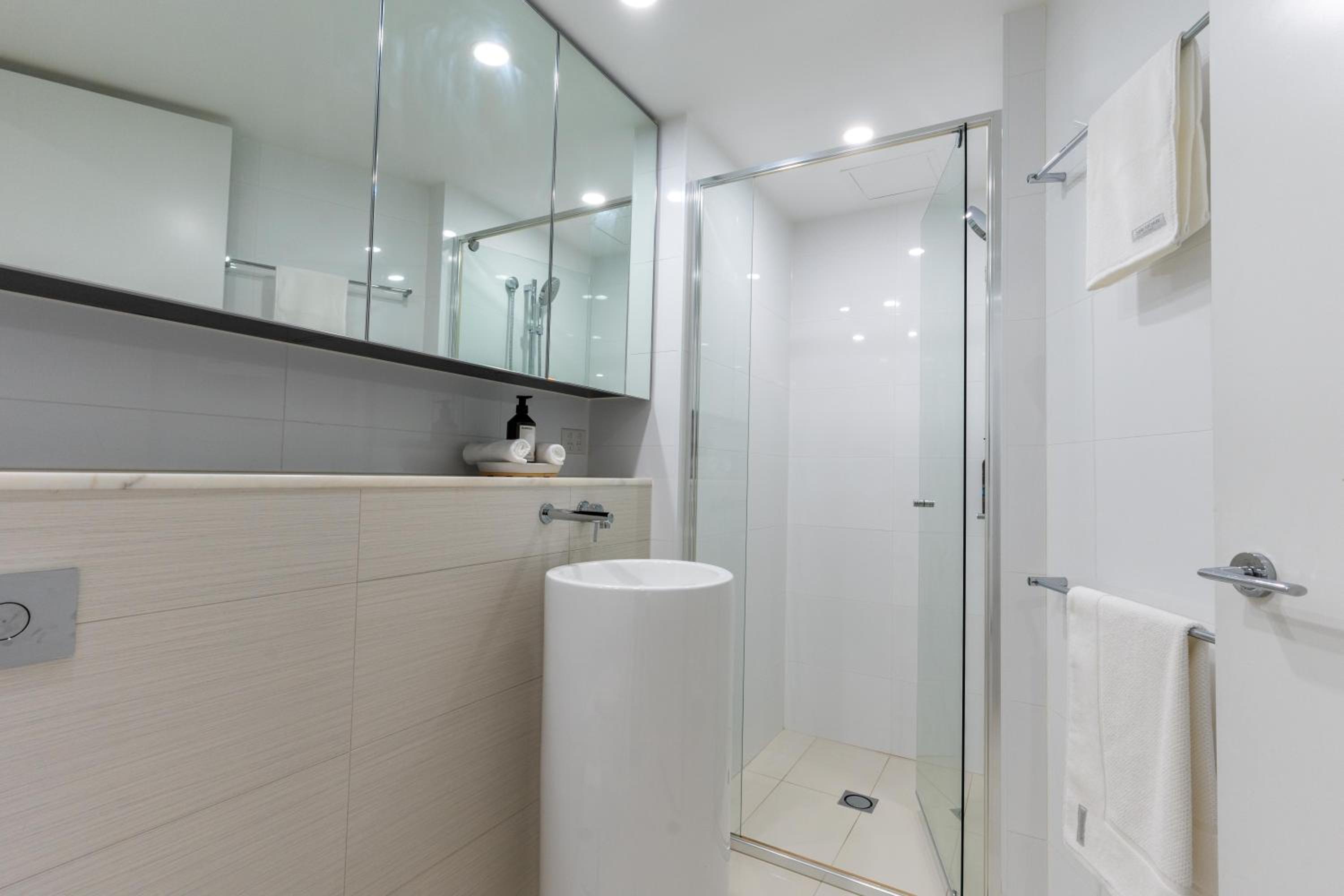 Broadbeach Luxury Oracle Tower 1 Apartment 2Bed 2Bath 1 Car