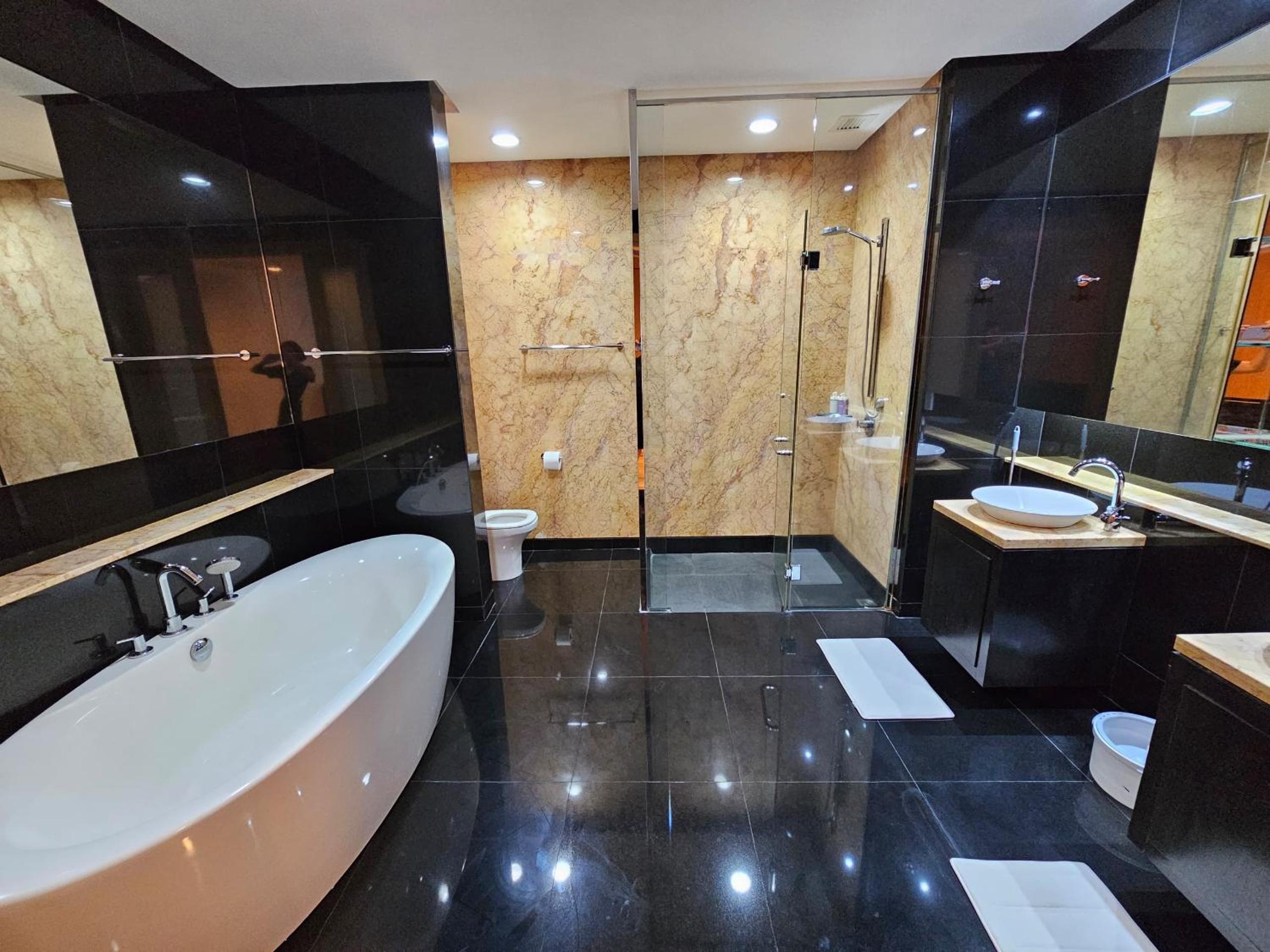 Luxurious Apartment St Mary Residences Resort Style