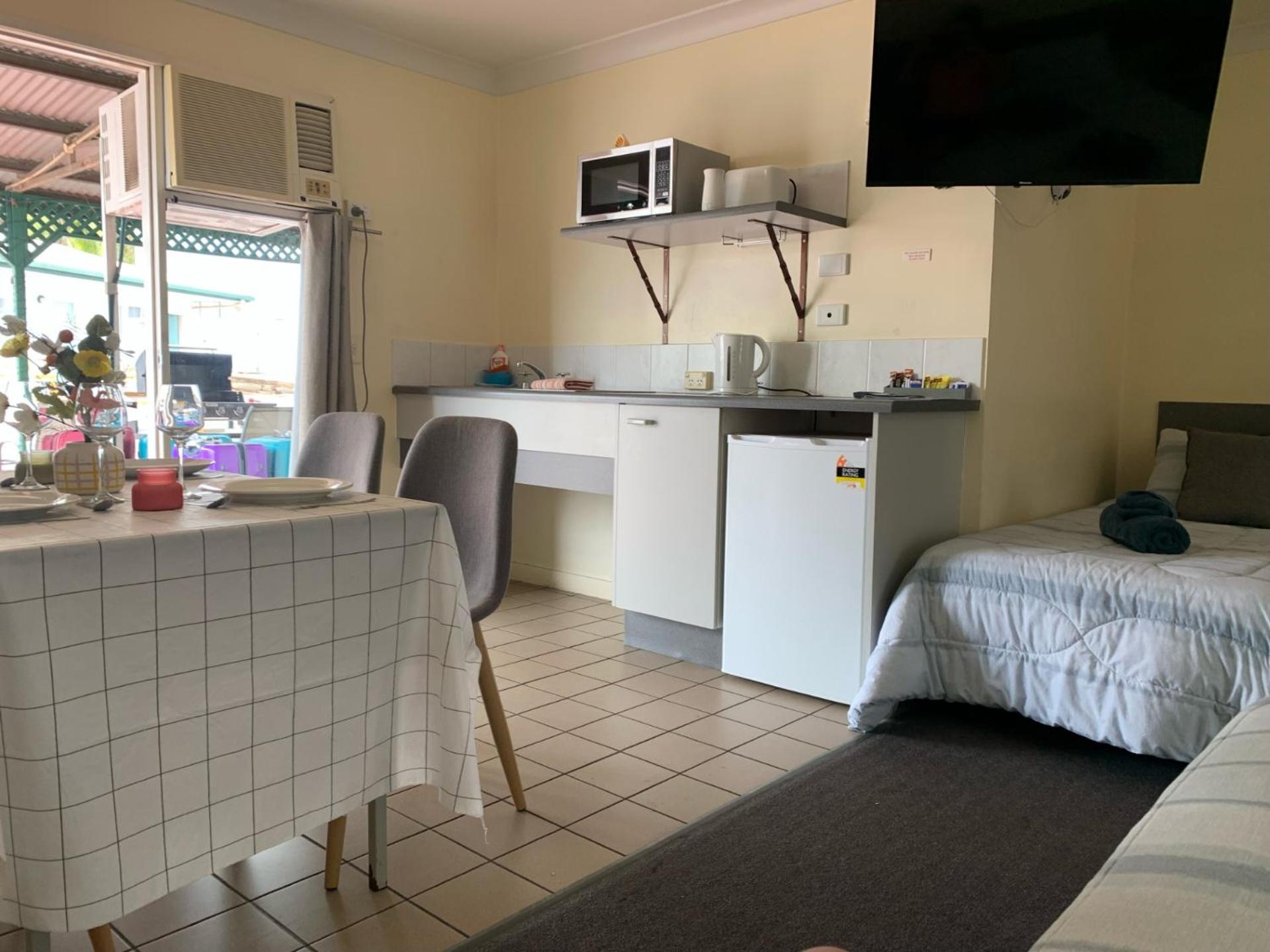 Central Point Motel