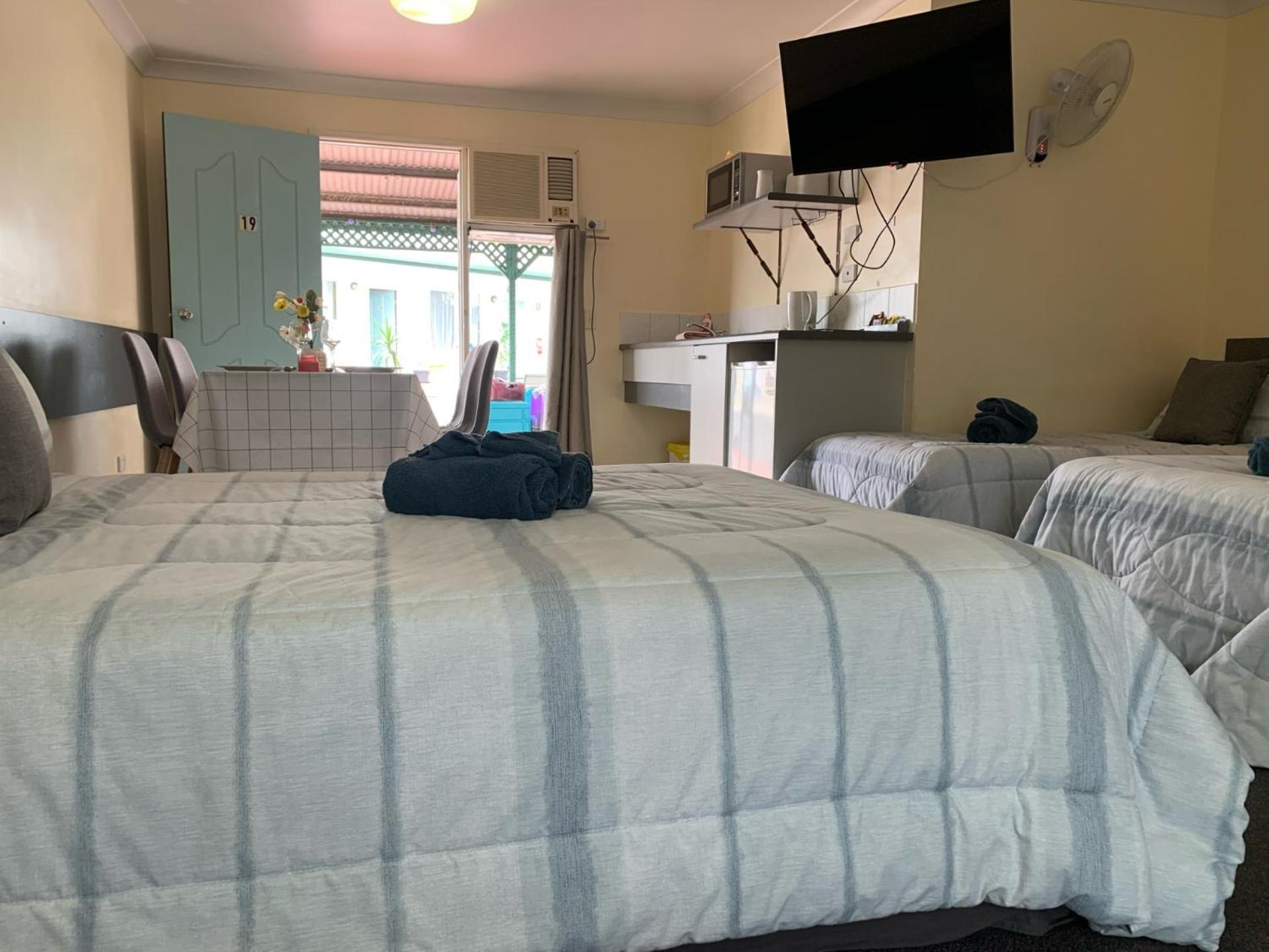 Central Point Motel