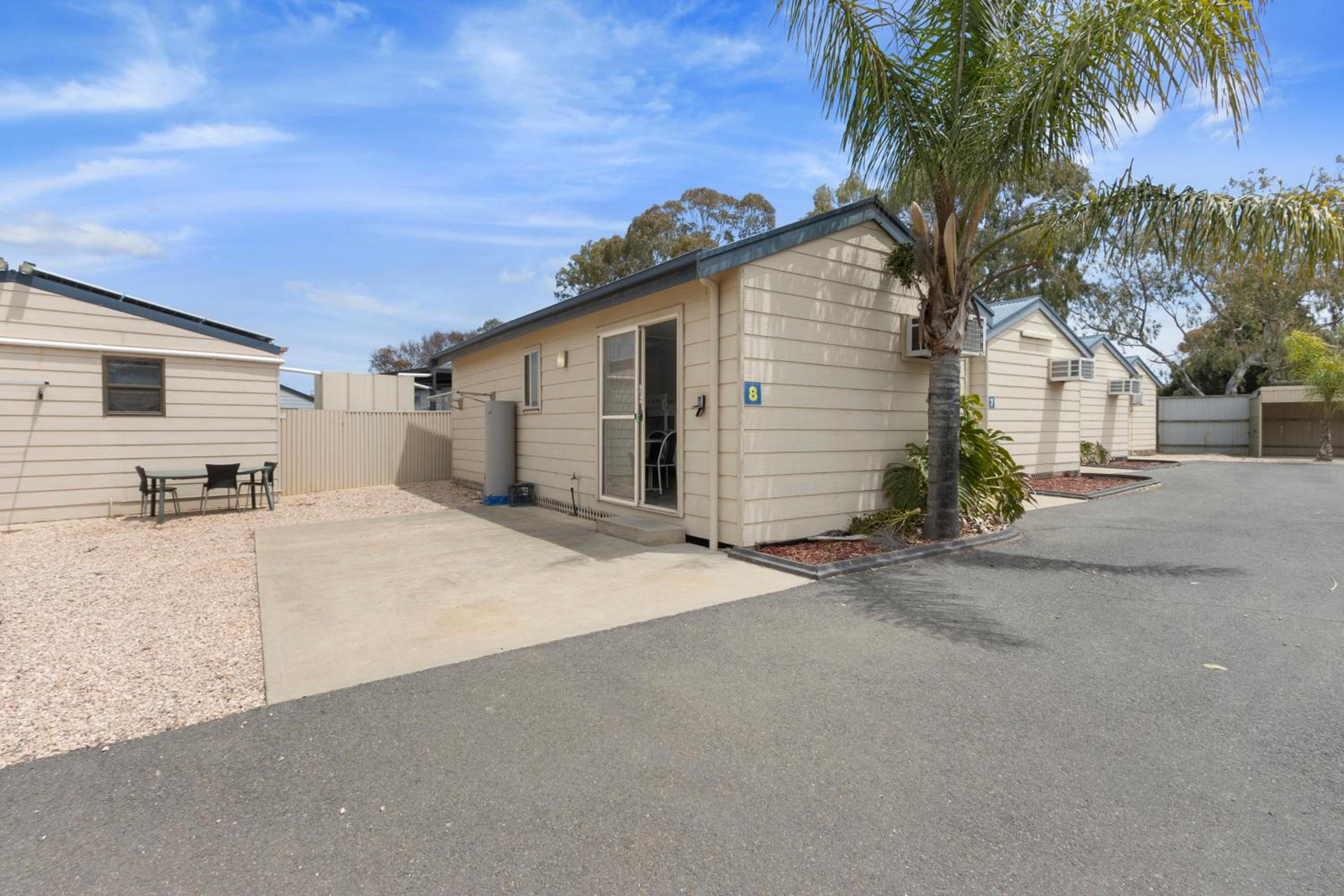 Costello Hotels - Moonta Bay Cabins