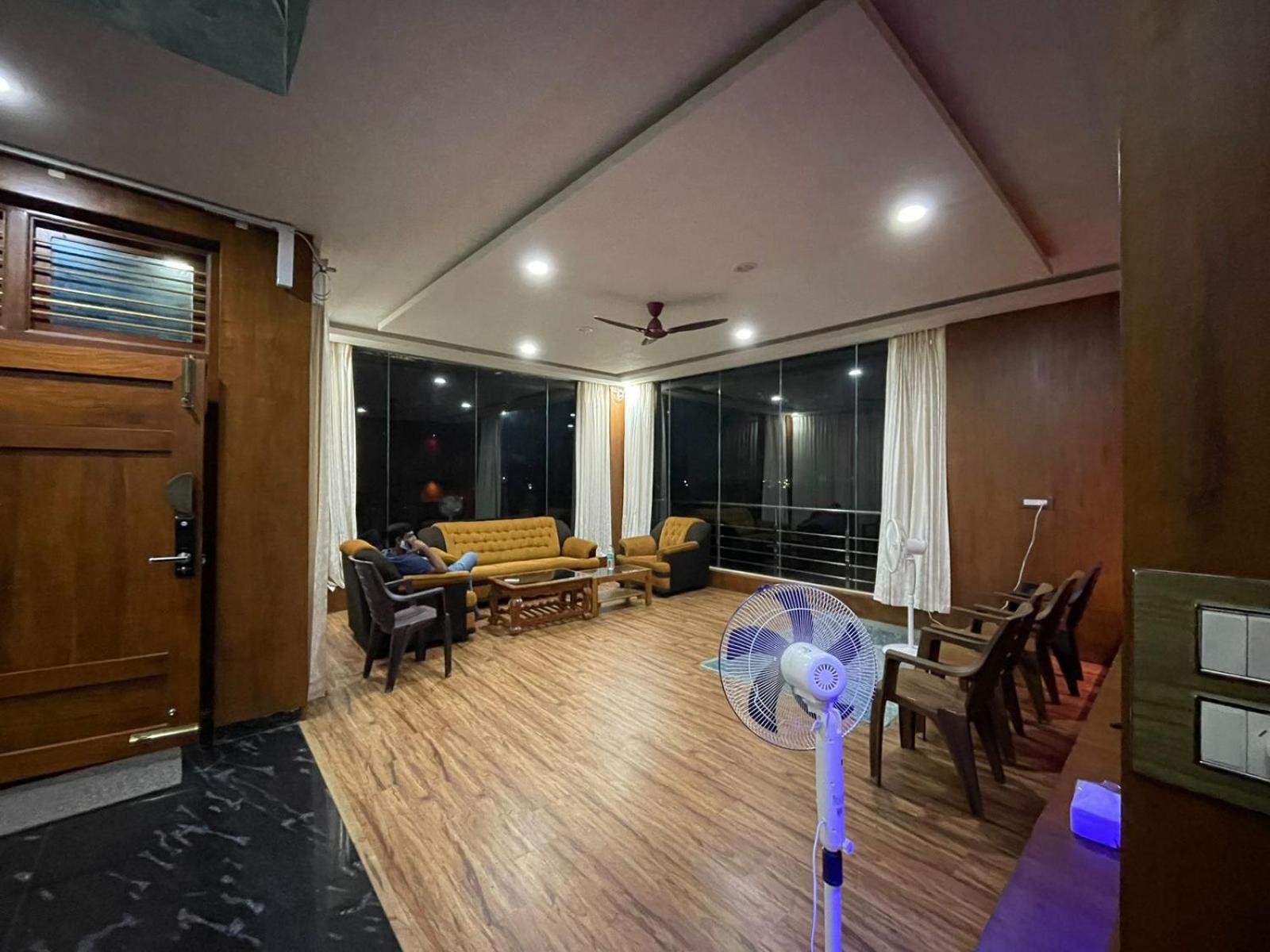 Dhruva Sky villament