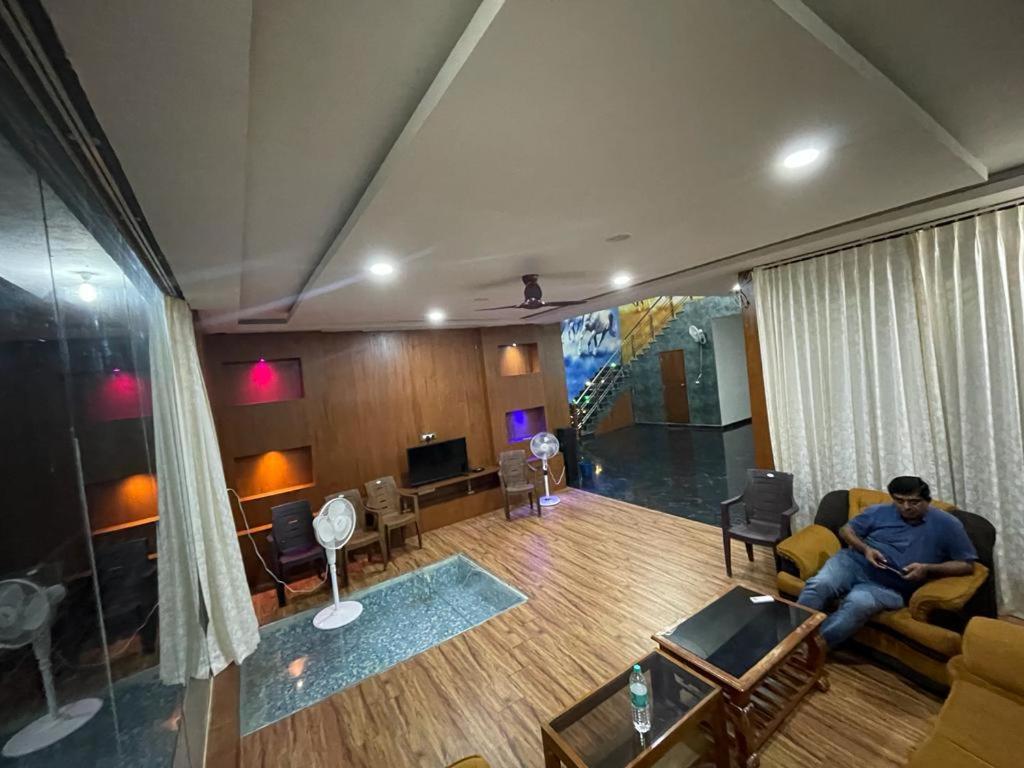 Dhruva Sky villament