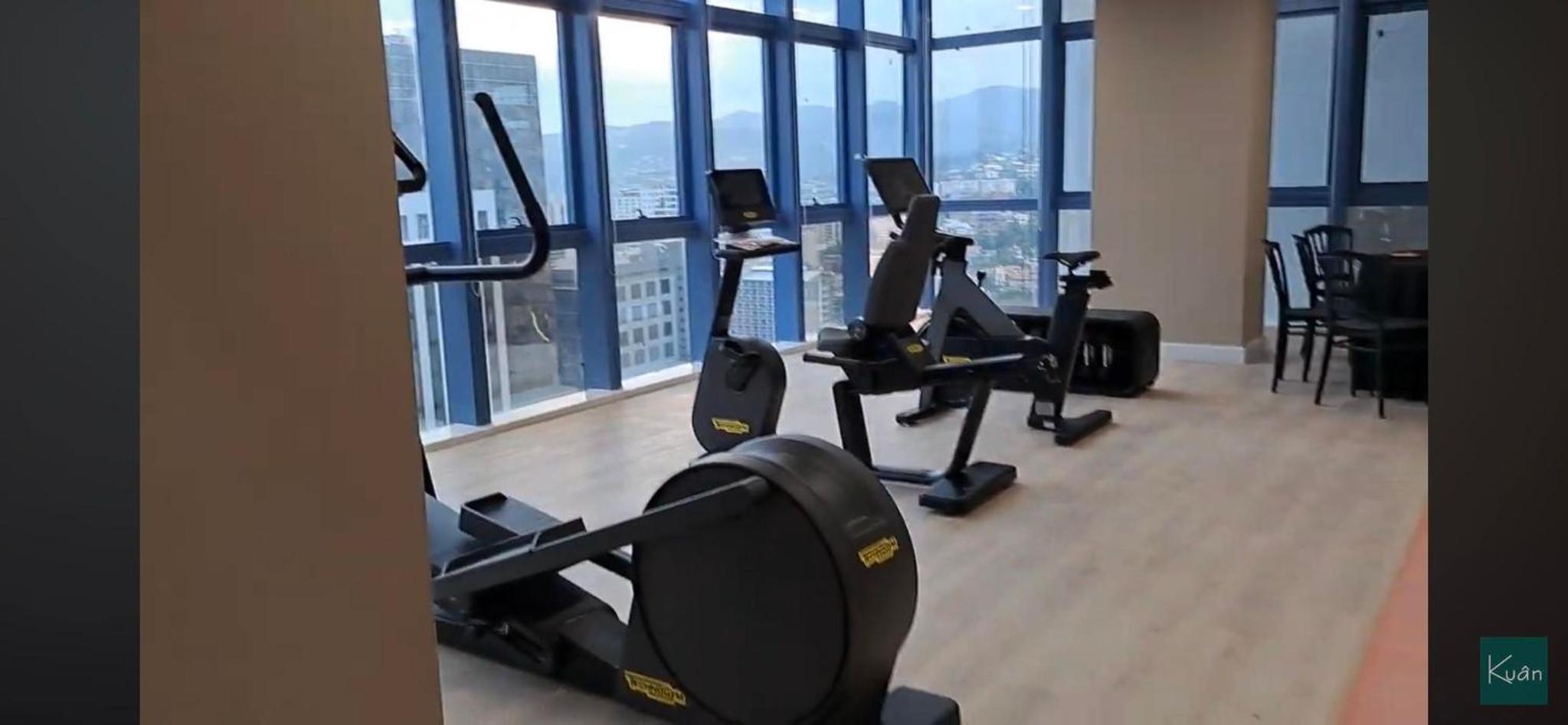 IT Park New Studio Condo 38 Park view 3