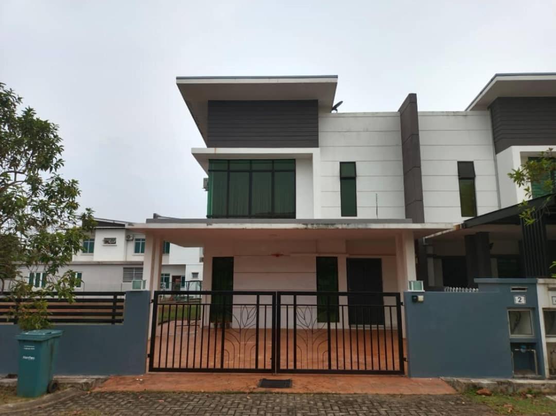 Casa Lily Residence Kotasas photo 1