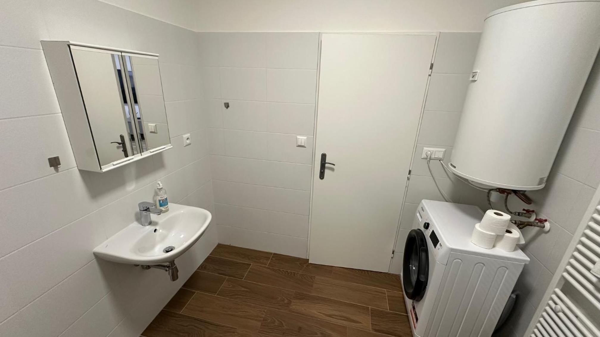 2 room Apartment with balcony view 3
