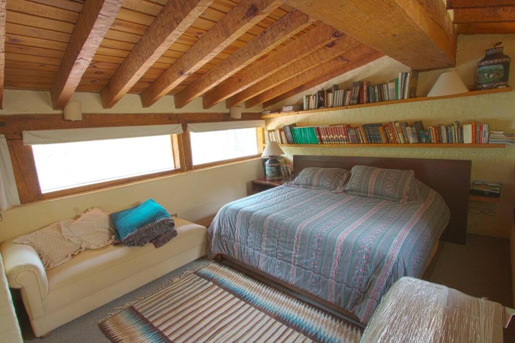 Casa Avándaro con alberca, Río, Bosque y Cocinera!