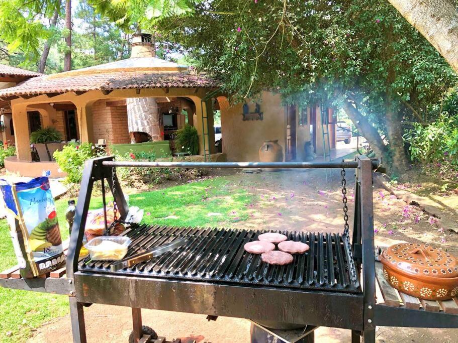 Casa Avándaro con alberca, Río, Bosque y Cocinera!