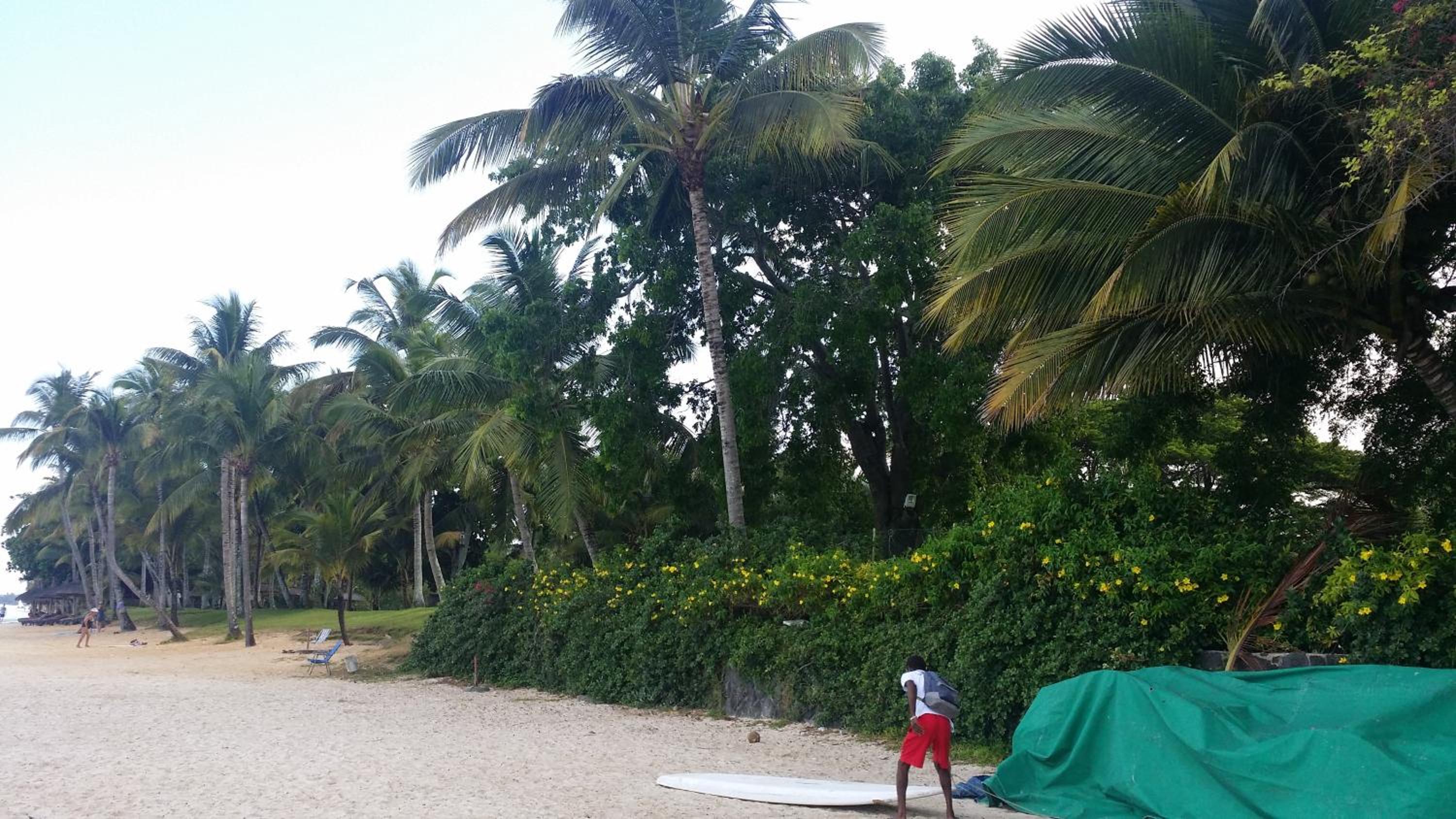 Luxury Apartment, 3 bedrooms, 1 minute walk to the beach view 5