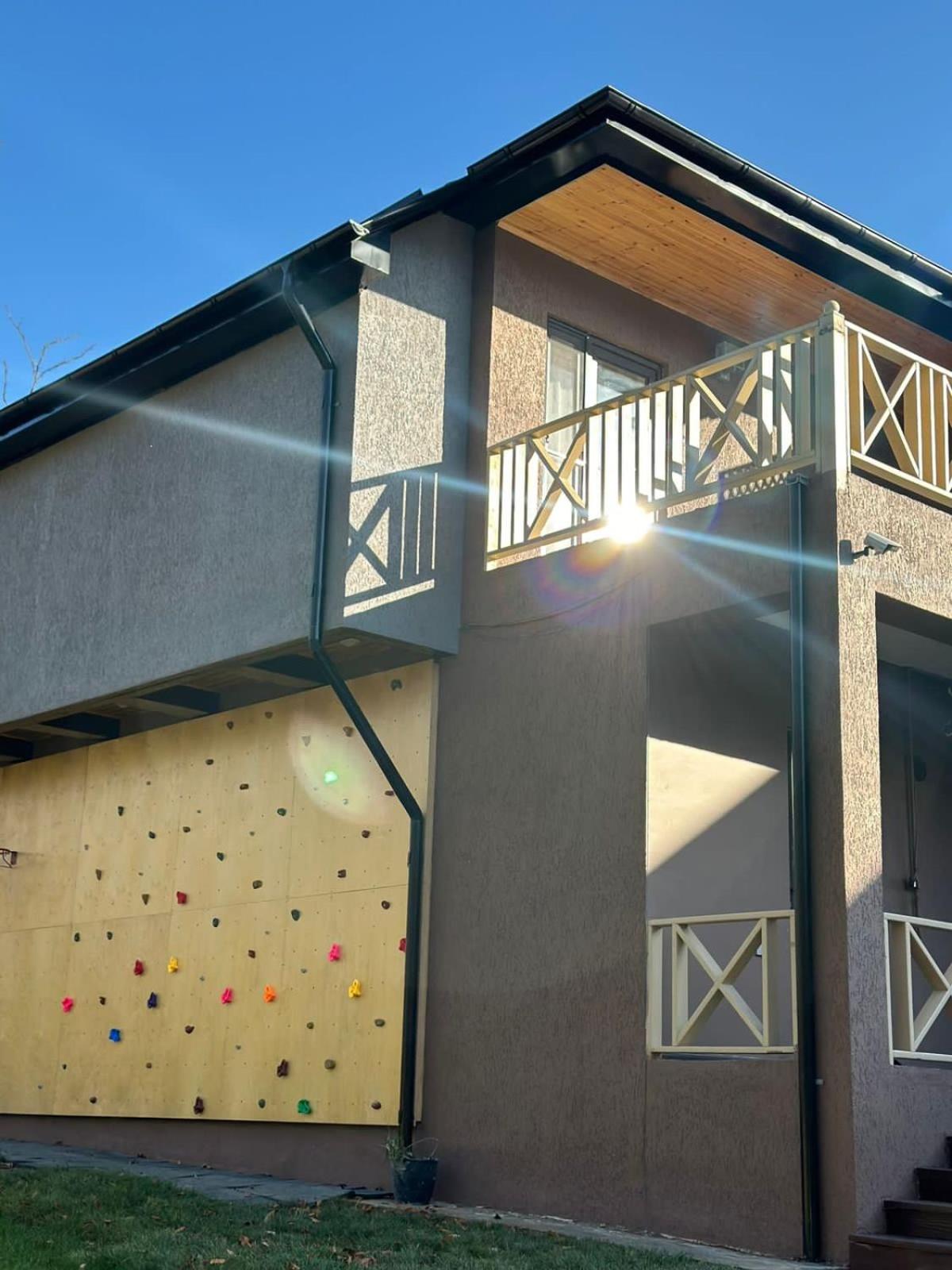 CHALET WOODS GUSAR