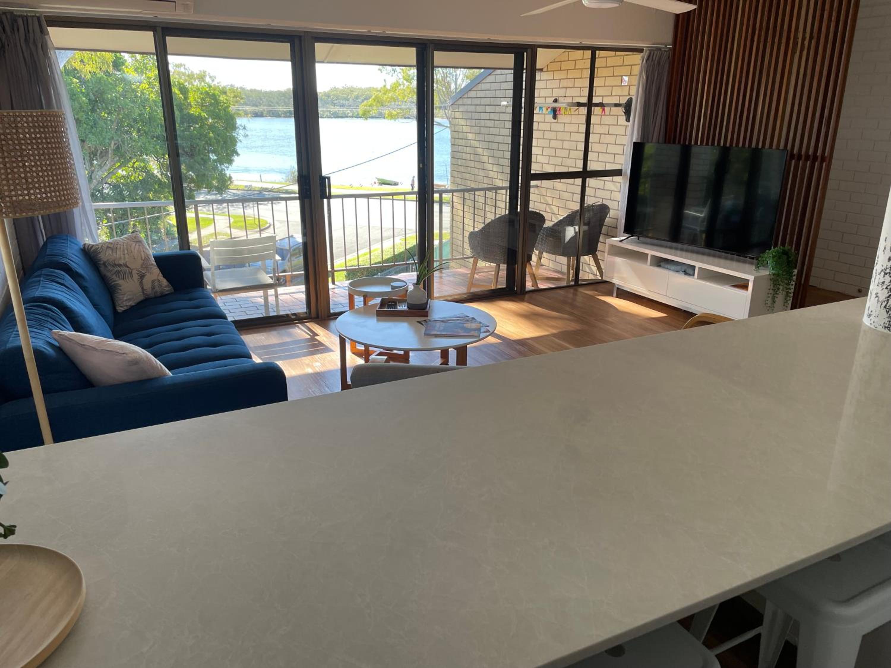 River View Getaway - Great Location