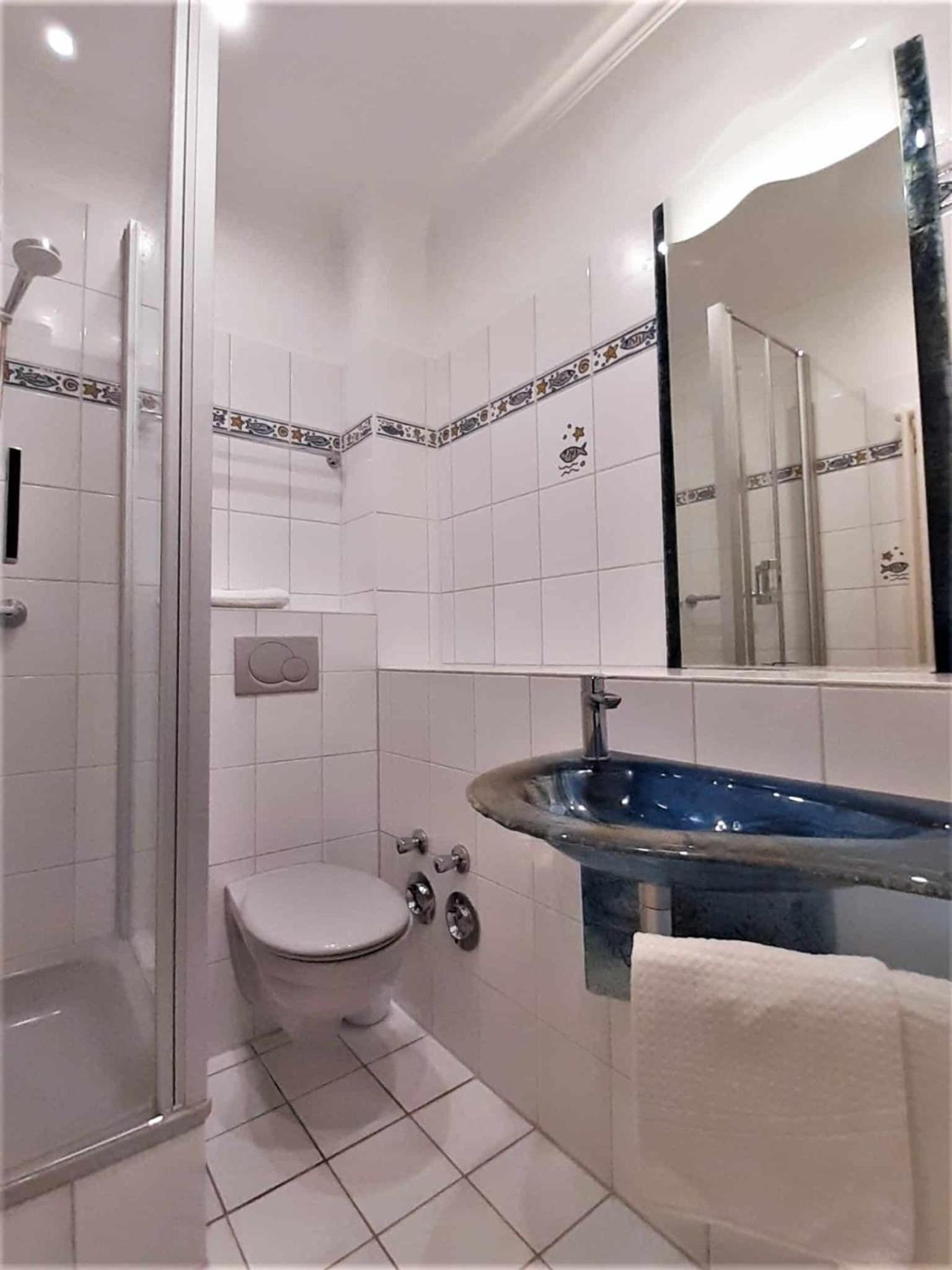 Strandvilla Hubertus Boltenhagen - Ferienwohnungen Apartment mit Parkplatz WLAN Küche Garten Grillplatz Waldbaden