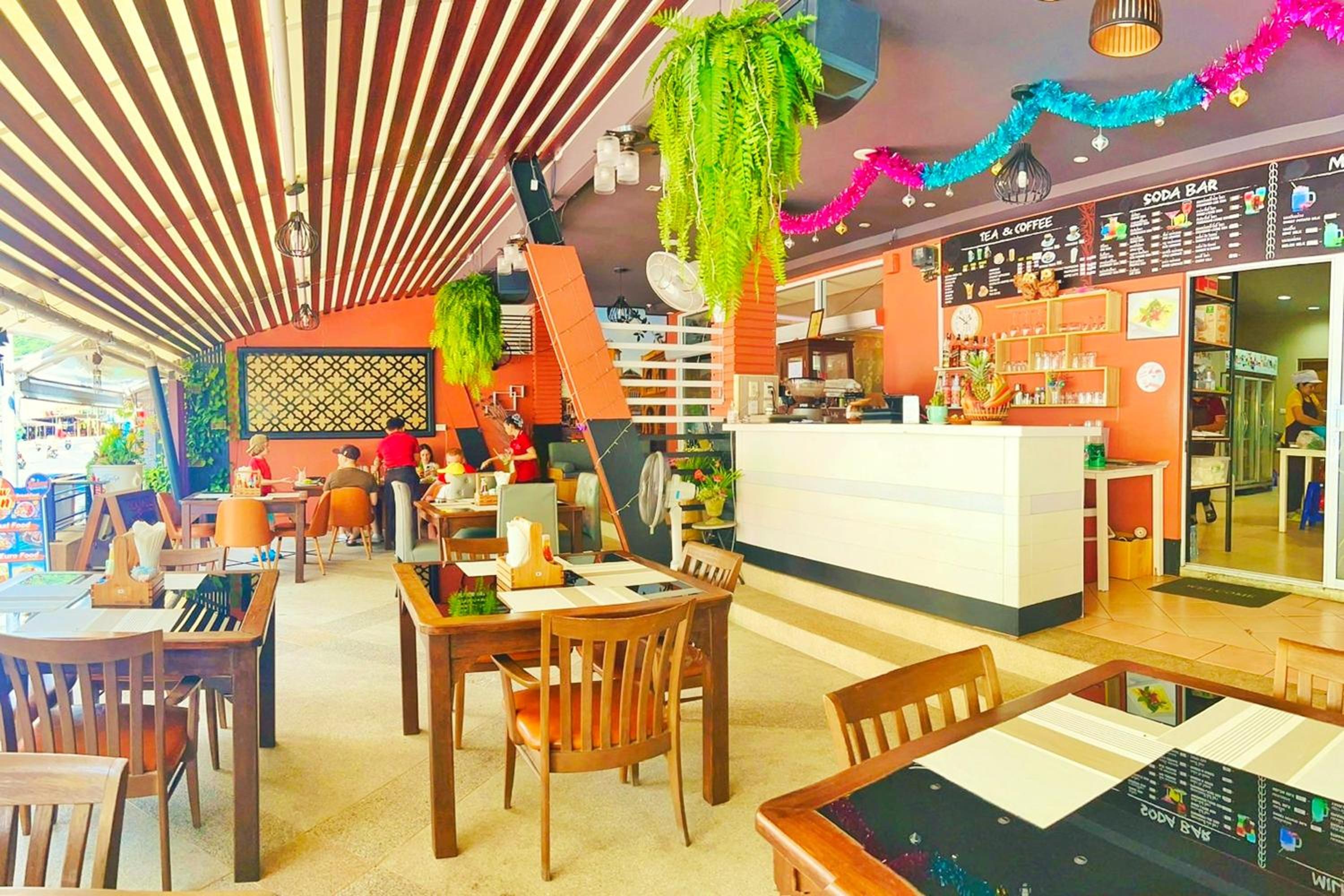 Food & Beverage