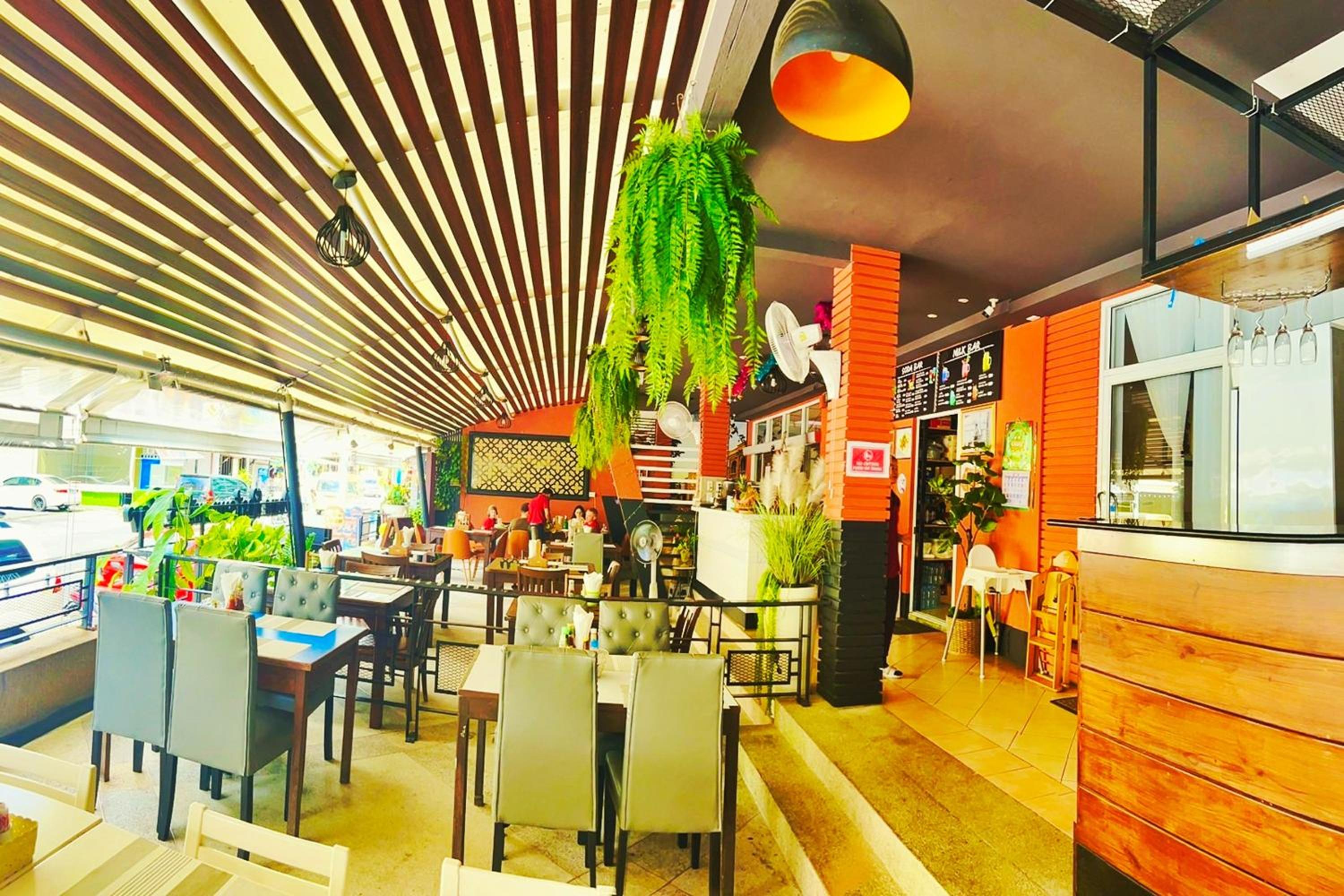 Food & Beverage