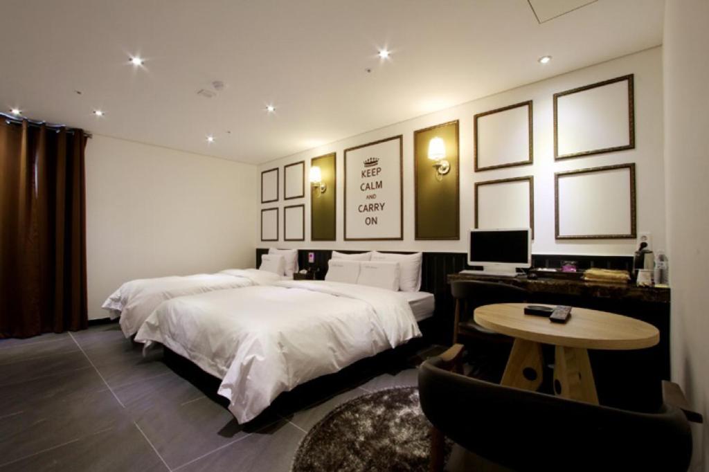 hotel room