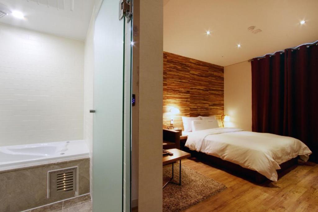 hotel room