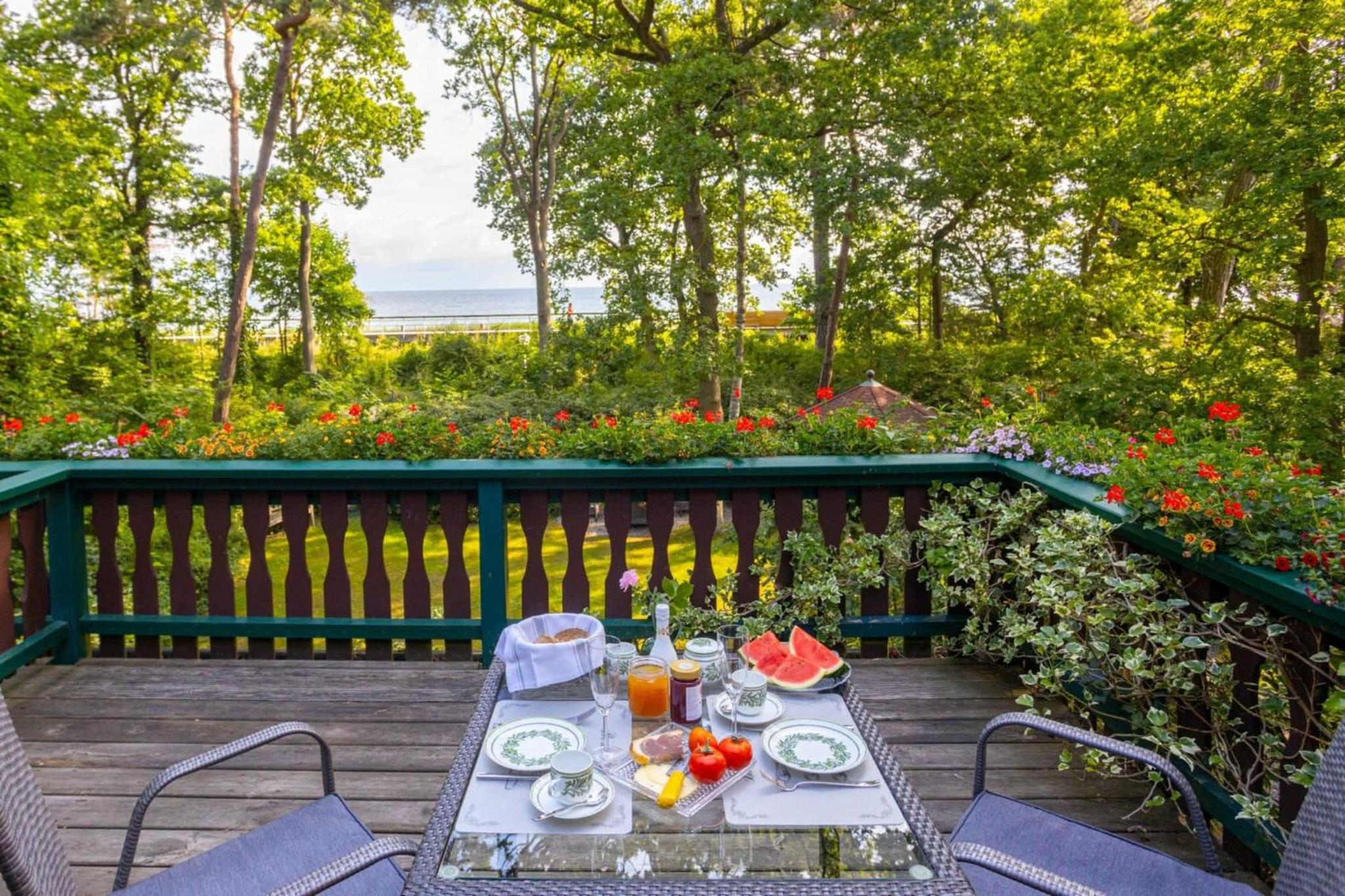 Strandvilla Hubertus Boltenhagen - Ferienwohnungen Apartment mit Parkplatz WLAN Küche Garten Grillplatz Waldbaden