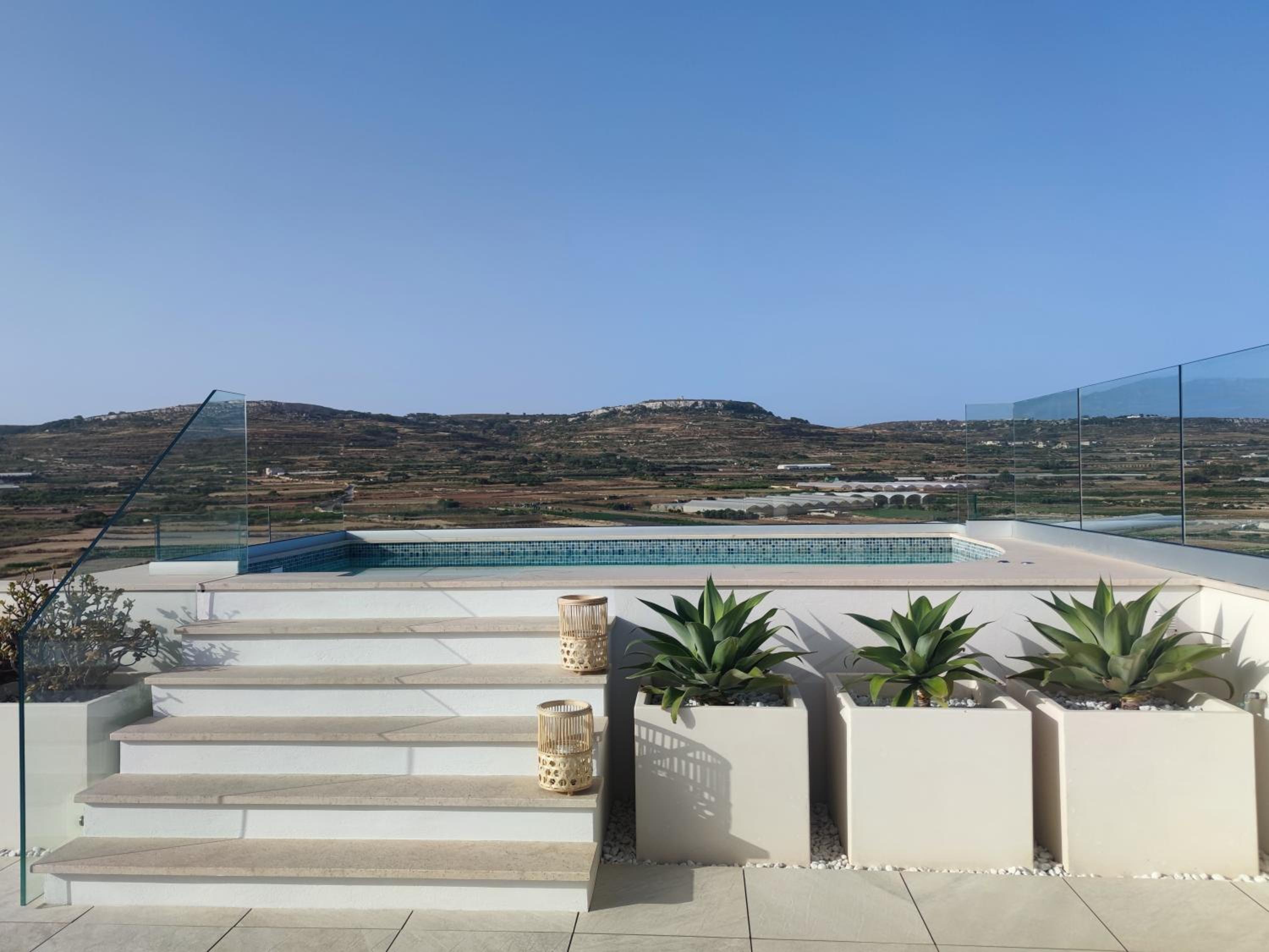 Panorama Lounge - Romantic Getaway with private pool