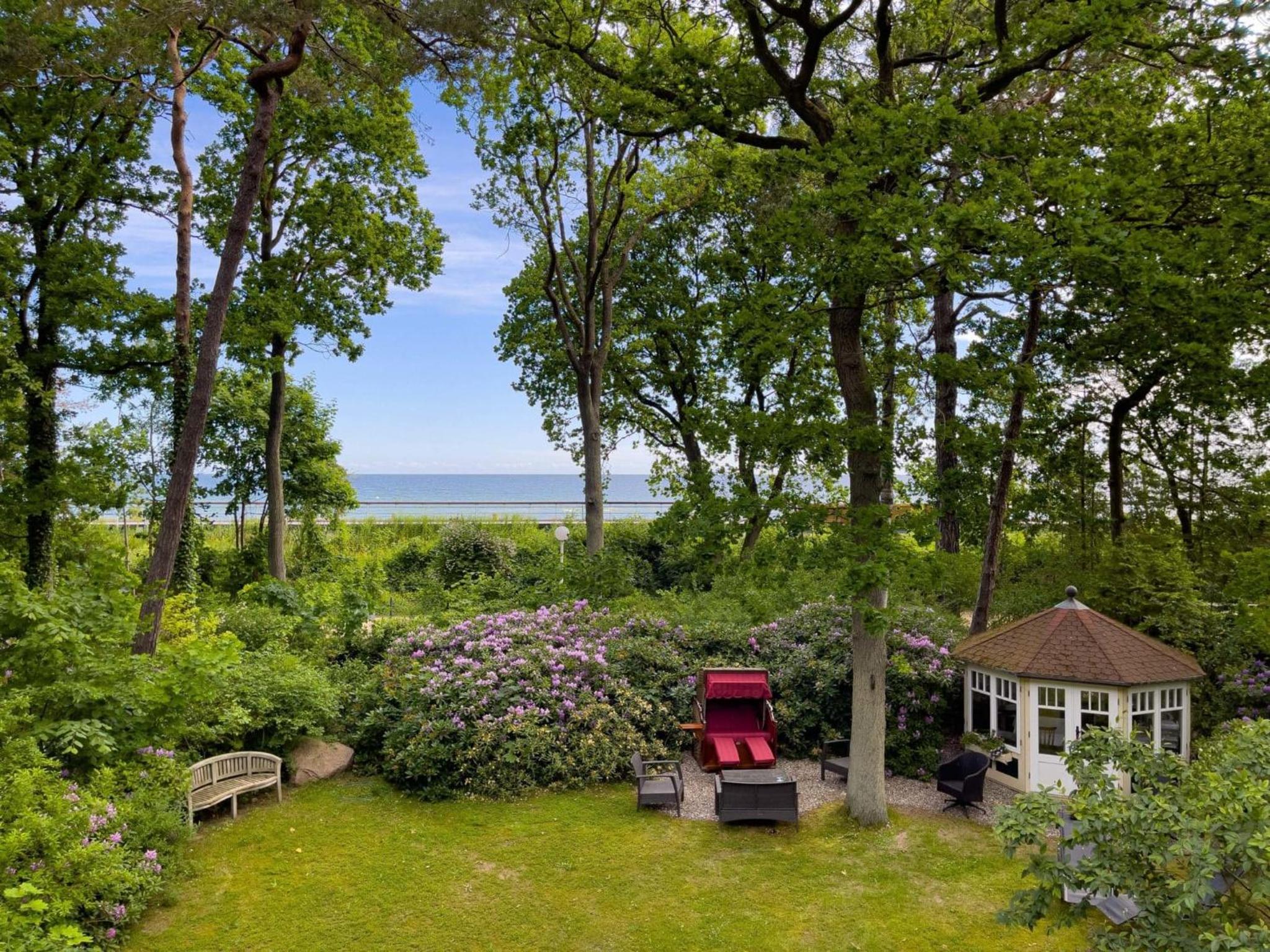 Strandvilla Hubertus Boltenhagen - Ferienwohnungen Apartment mit Parkplatz WLAN Küche Garten Grillplatz Waldbaden