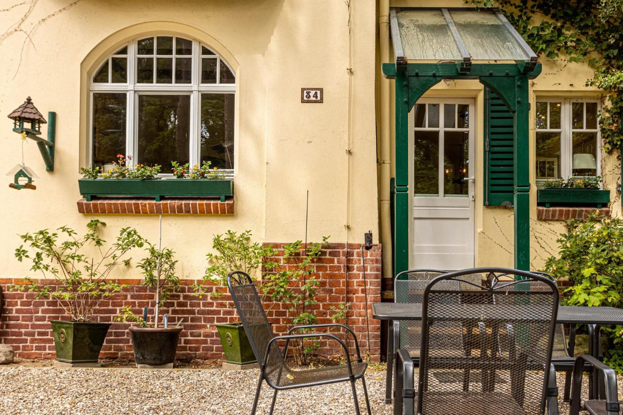 Strandvilla Hubertus Boltenhagen - Ferienwohnungen Apartment mit Parkplatz WLAN Küche Garten Grillplatz Waldbaden