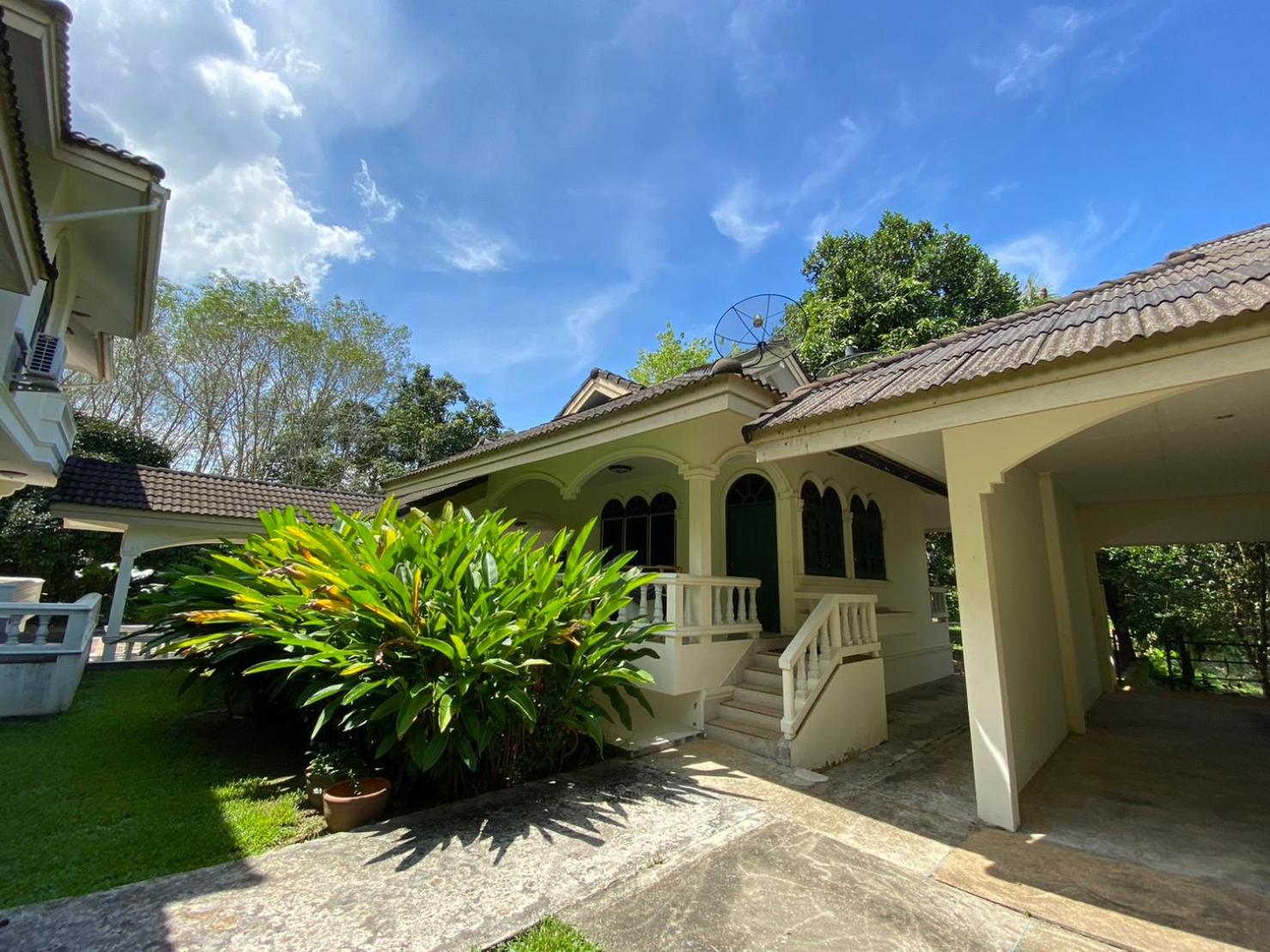 Bann Mangkud Khaolak