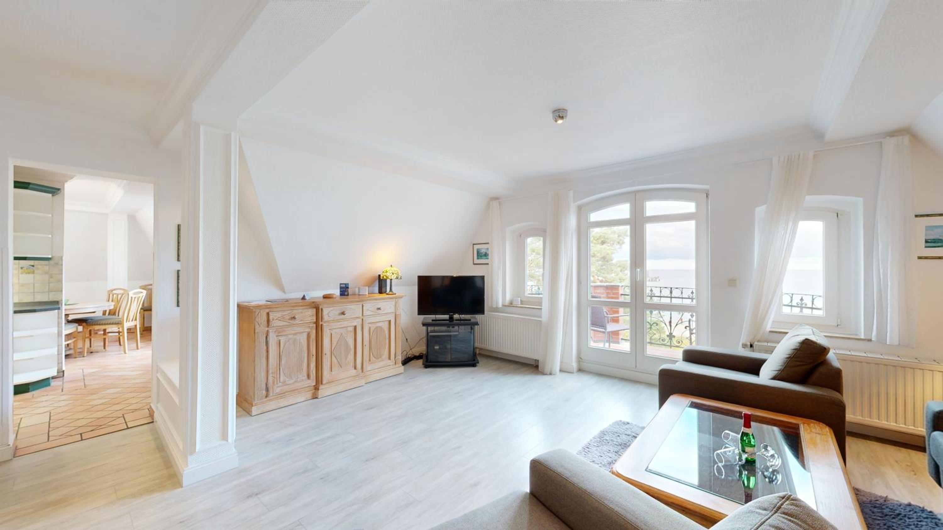 FeWo direkt am Strand mit Meerblick und Balkon,Villa Glückspilz, Binz