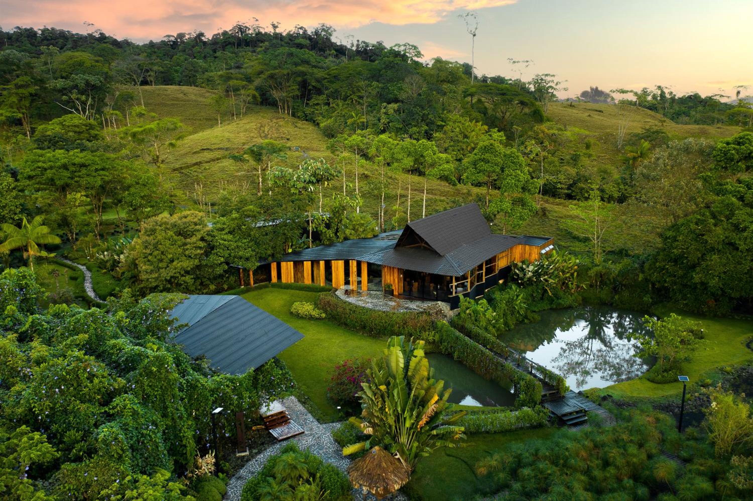 Villa Morpho - Luxury Jungle House at Ecolirios Green Community