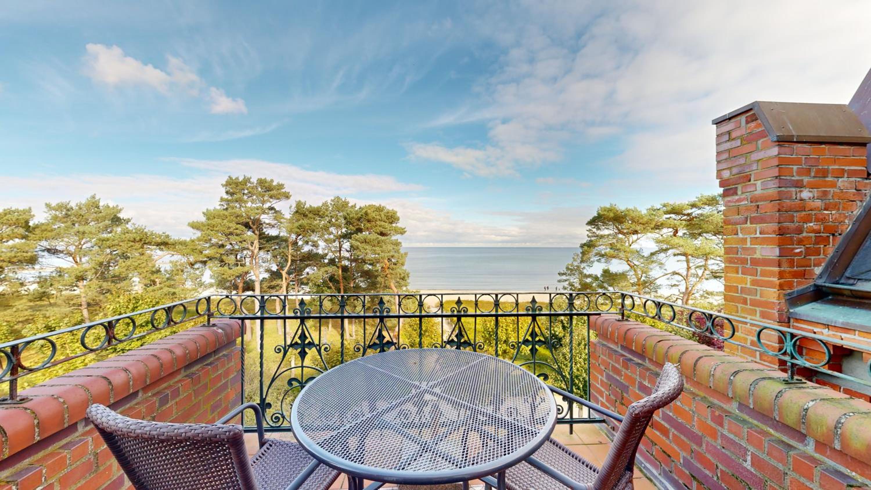 FeWo direkt am Strand mit Meerblick und Balkon,Villa Glückspilz, Binz