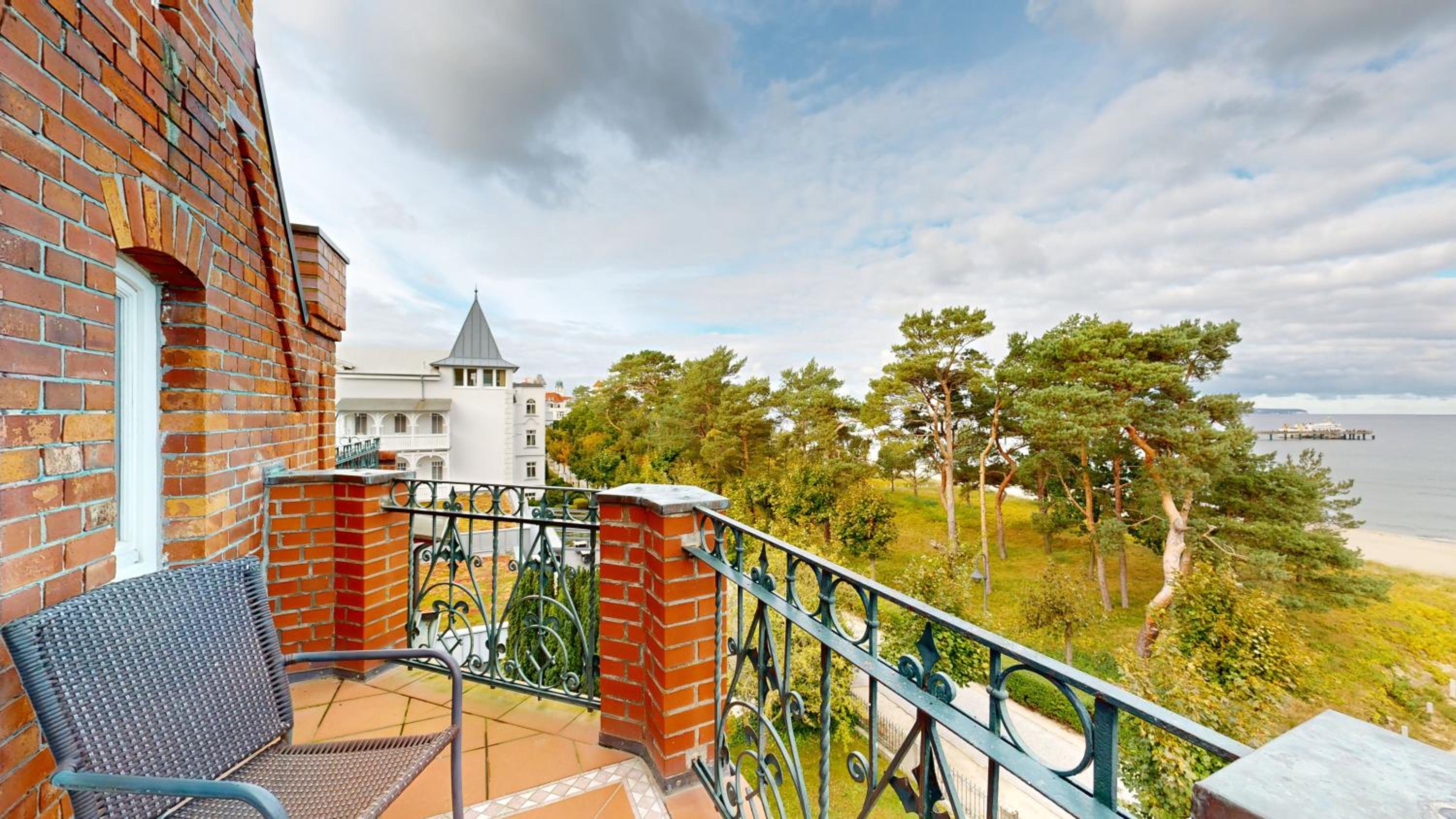 FeWo direkt am Strand mit Meerblick und Balkon,Villa Glückspilz, Binz