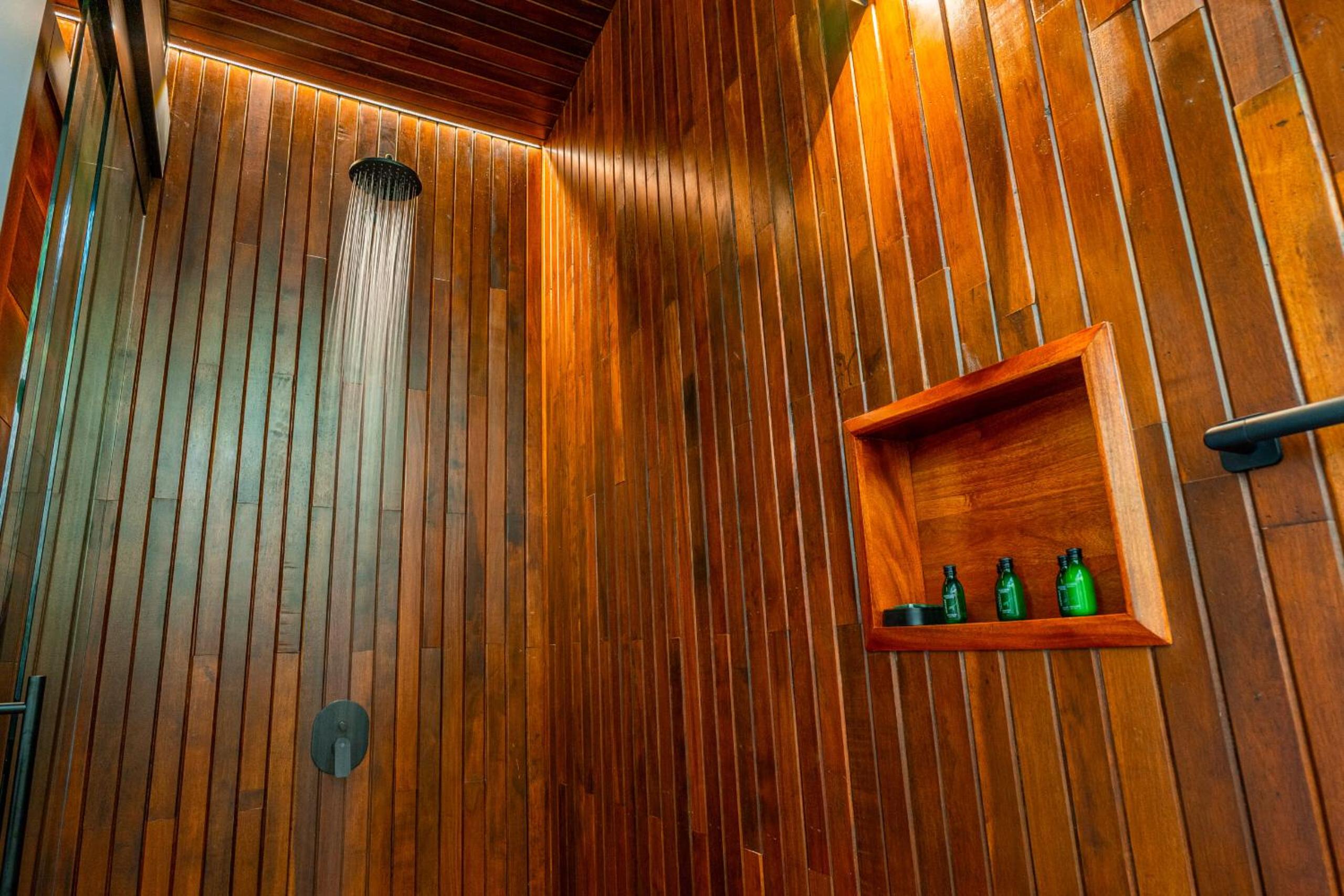 Villa Morpho - Luxury Jungle House at Ecolirios Green Community