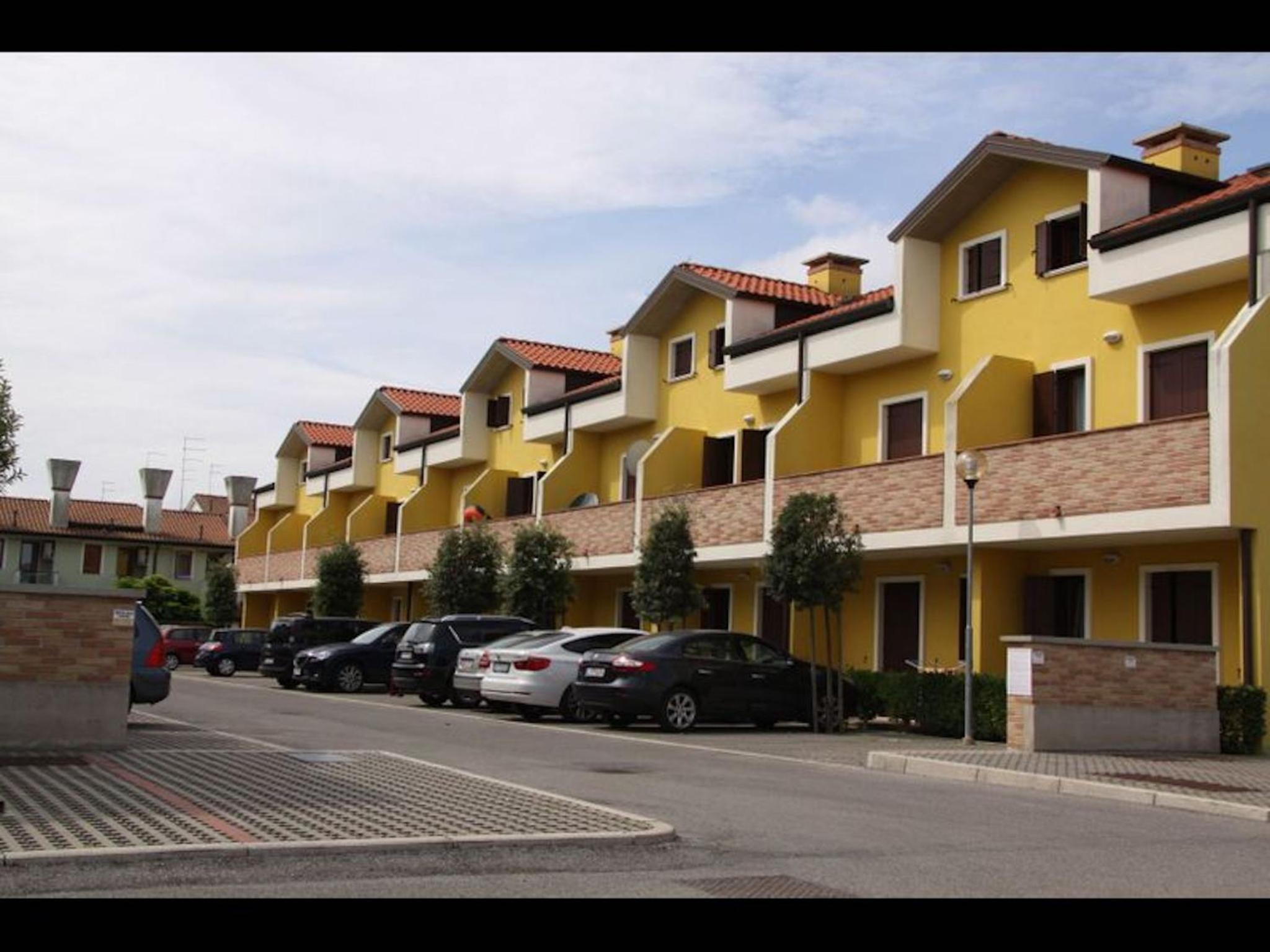 Lovely flat with pool-Beahost view 4